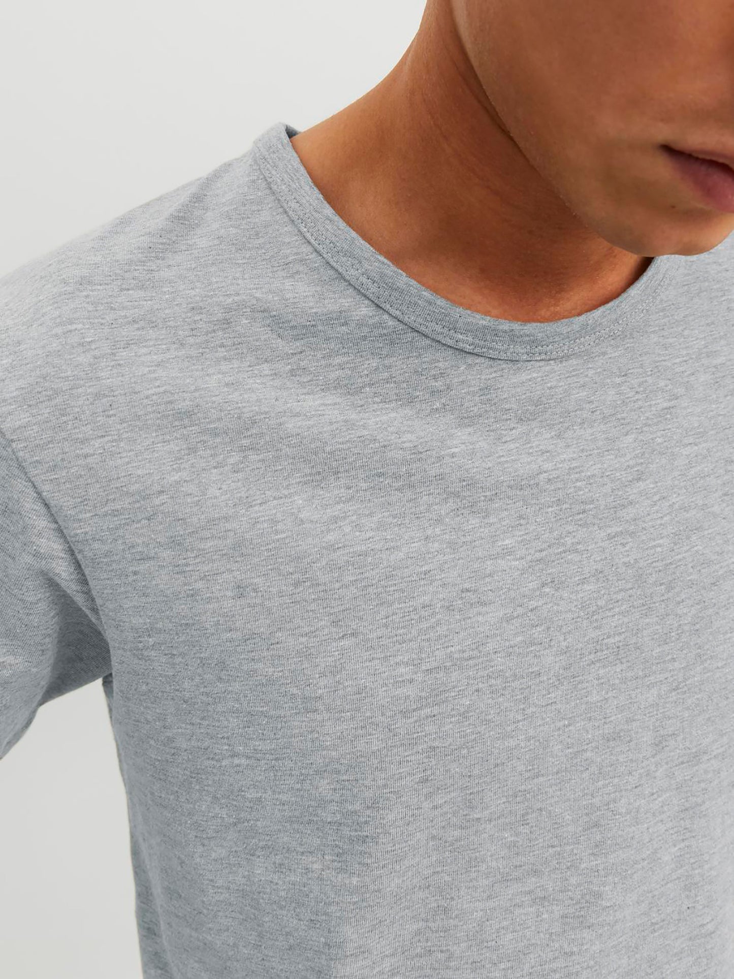 Ανδρικό t-shirt JJEBASIC O-NECK TEE S/S NOOS 12058529 | 12058529