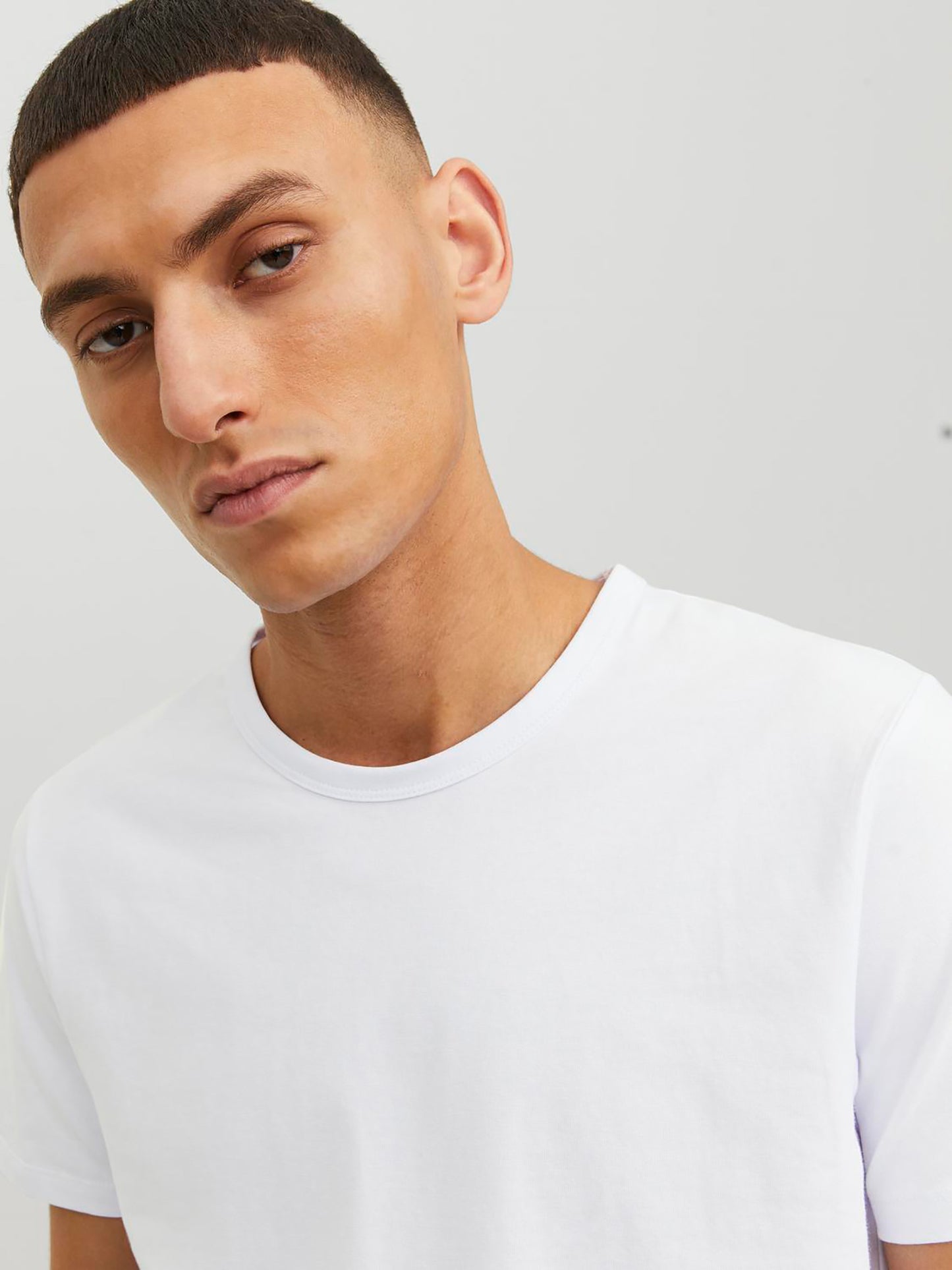 Ανδρικό t-shirt JJEBASIC O-NECK TEE S/S NOOS 12058529 | 12058529