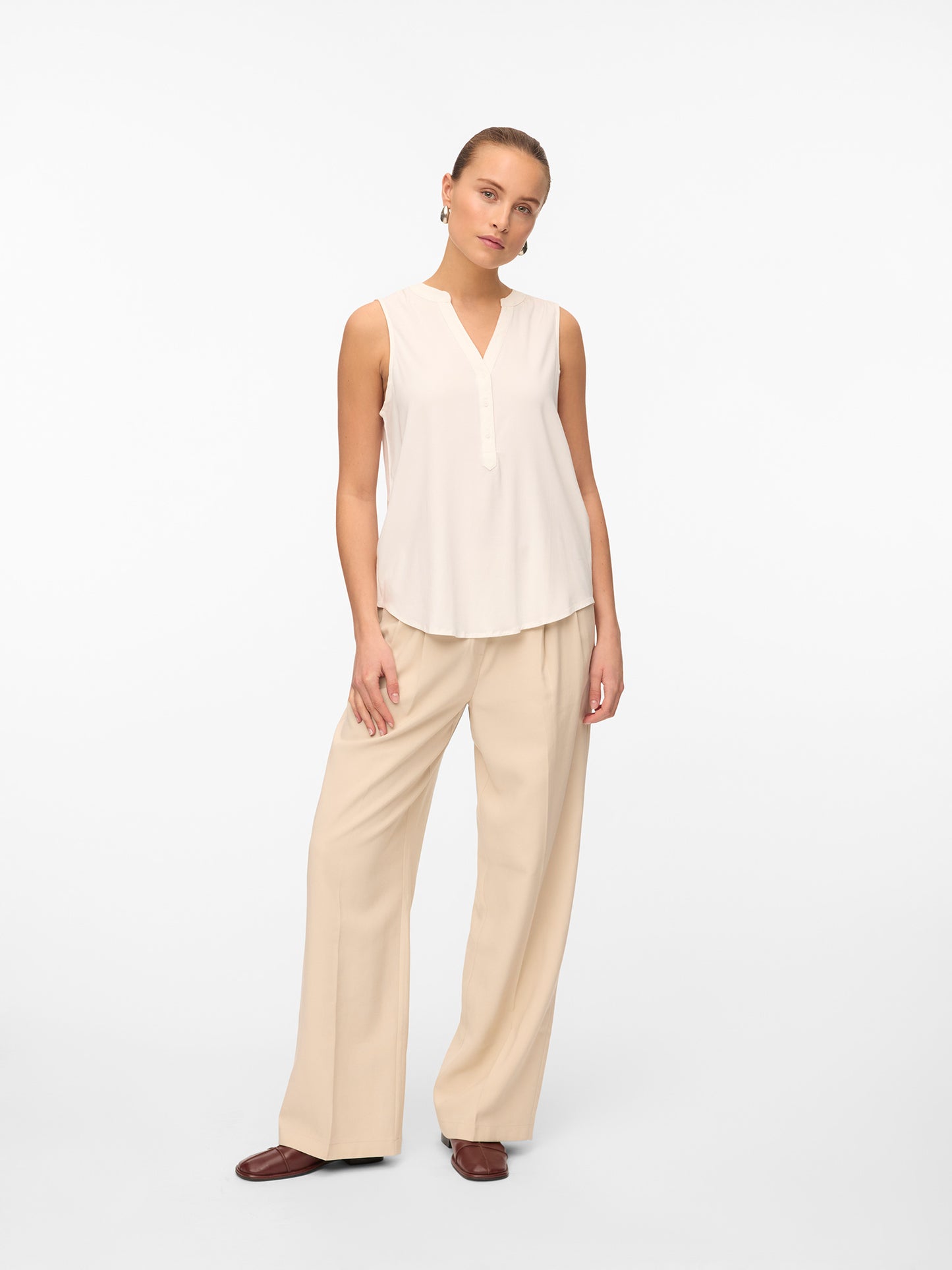 Γυναικεία μπλούζα ασύμμετρη VMBELLA SL V-NECK TOP WVN GA NOOS 10326002 | 10326002