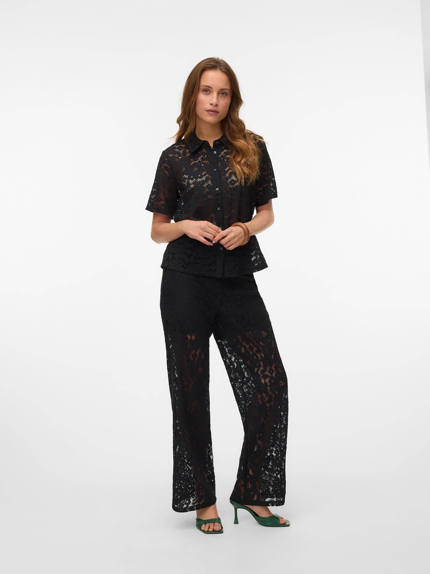 Γυναικεία παντελόνα δαντέλα VMHONEY LACE NW LOOSE PANTS WVN 10330061 | 10330061