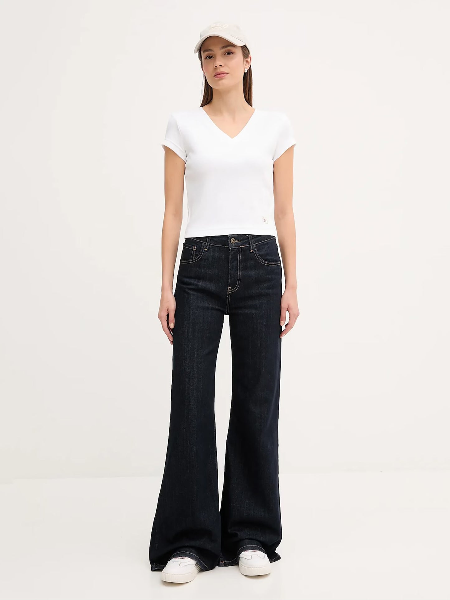 Γυναικεία μπλούζα ριπ A- SS WOVEN LABEL RIB VNECK TEE LV047C910GYAA | LV047C910GYAA