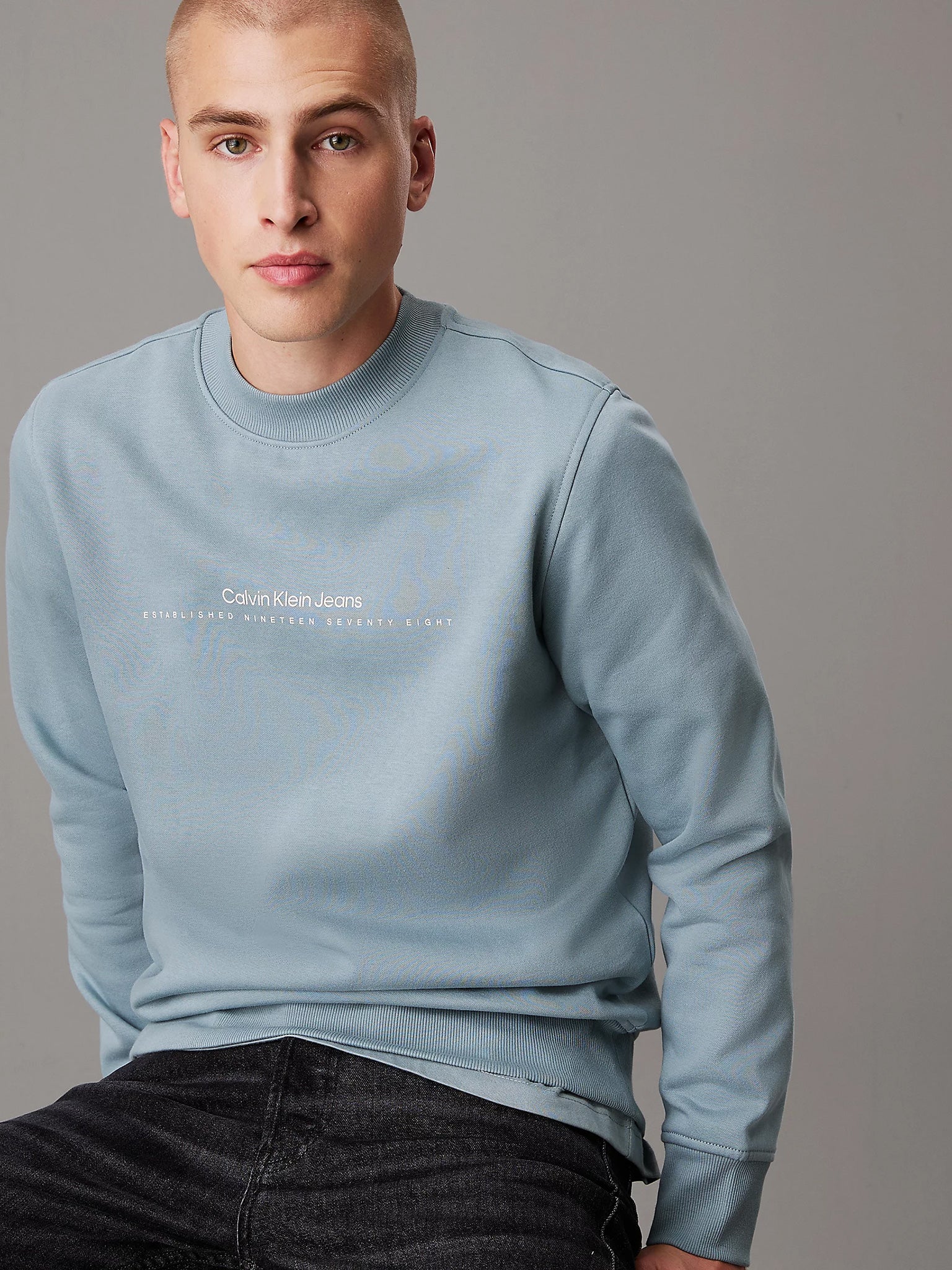 Ανδρική μπλούζα φούτερ MINIMAL LOGO CREW NECK J30J327119PC2 | J30J327119PC2