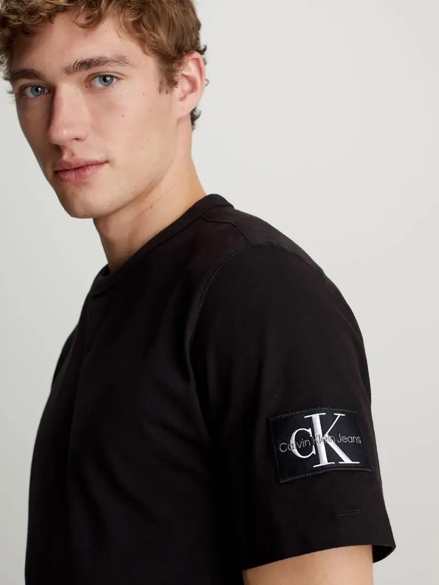 Ανδρικό t-shirt BADGE REGULAR TEE J30J323484BEH | J30J323484BEH