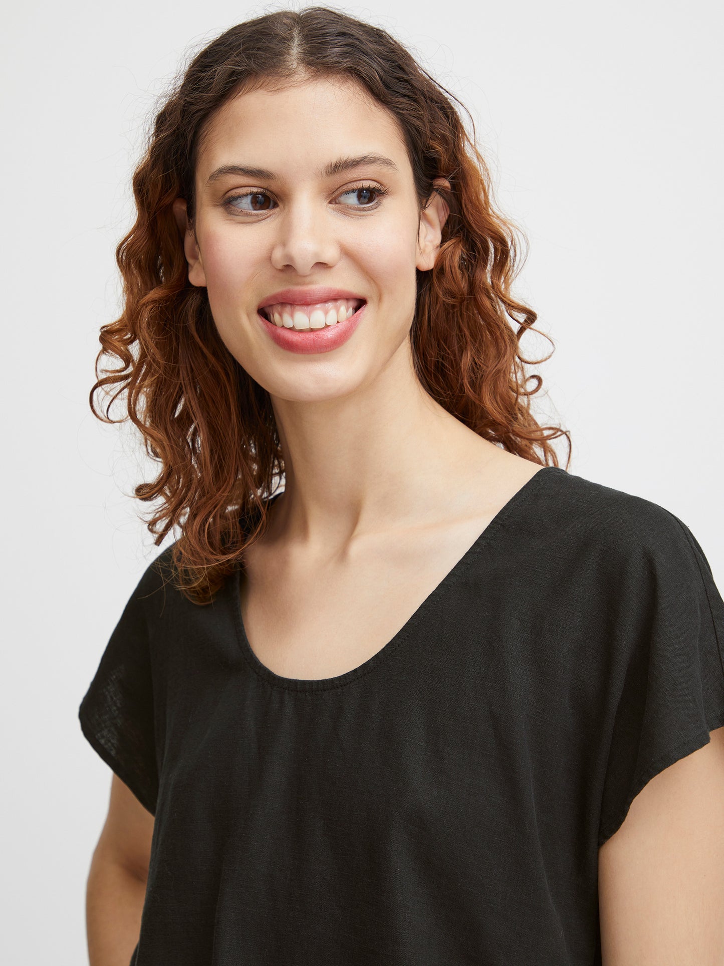 10254137-330_4.jpg