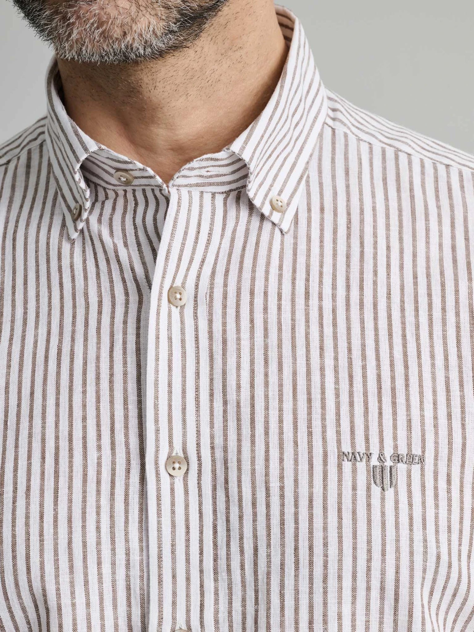 Ανδρικό πουκάμισο ριγέ white/brown 24NG.CR108/1B | 24NG.CR108/1B