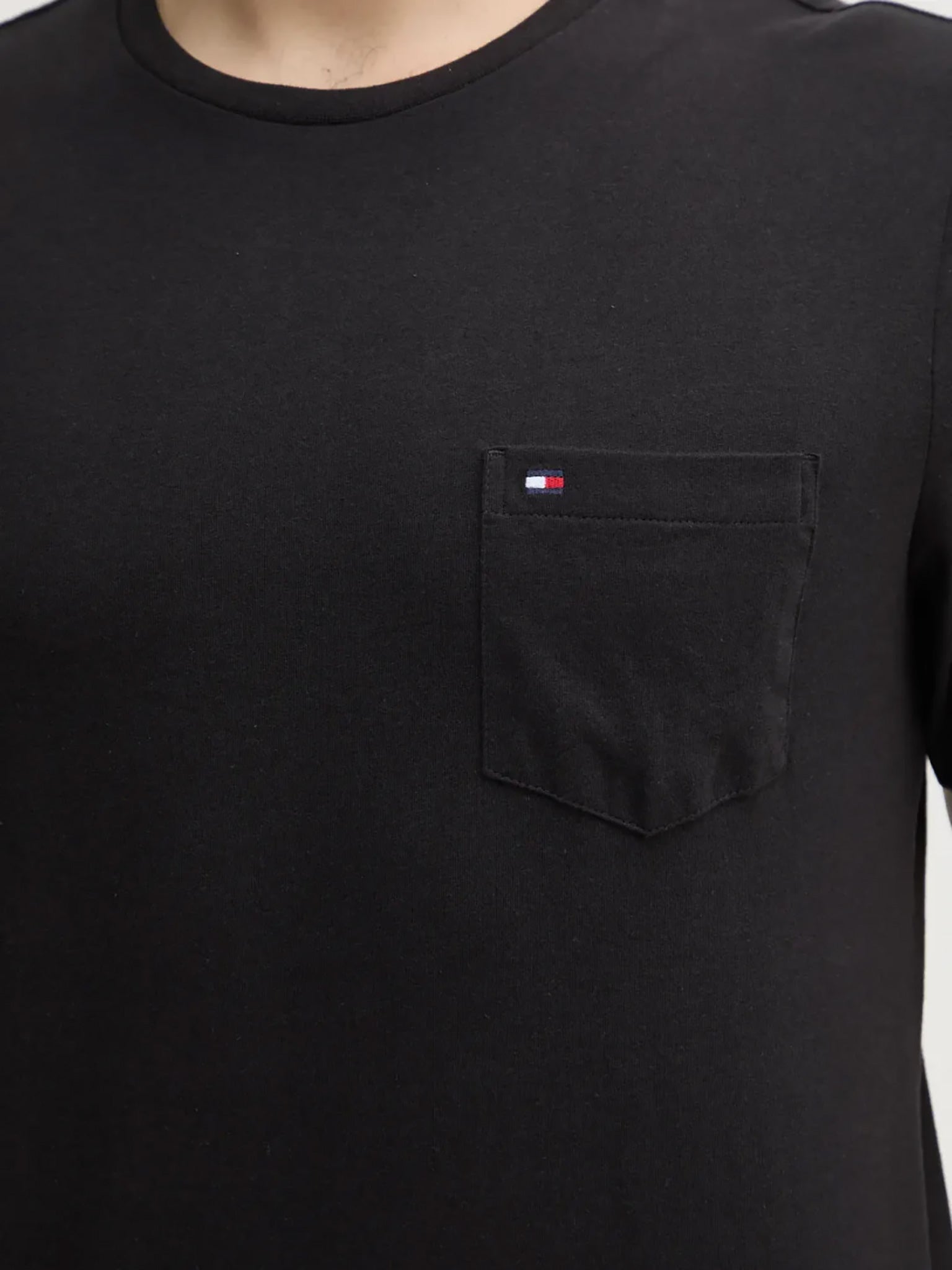 Ανδρικό t-shirt ESSENTIAL SOLID POCKET TEE MW0MW37283BDS | MW0MW37283BDS