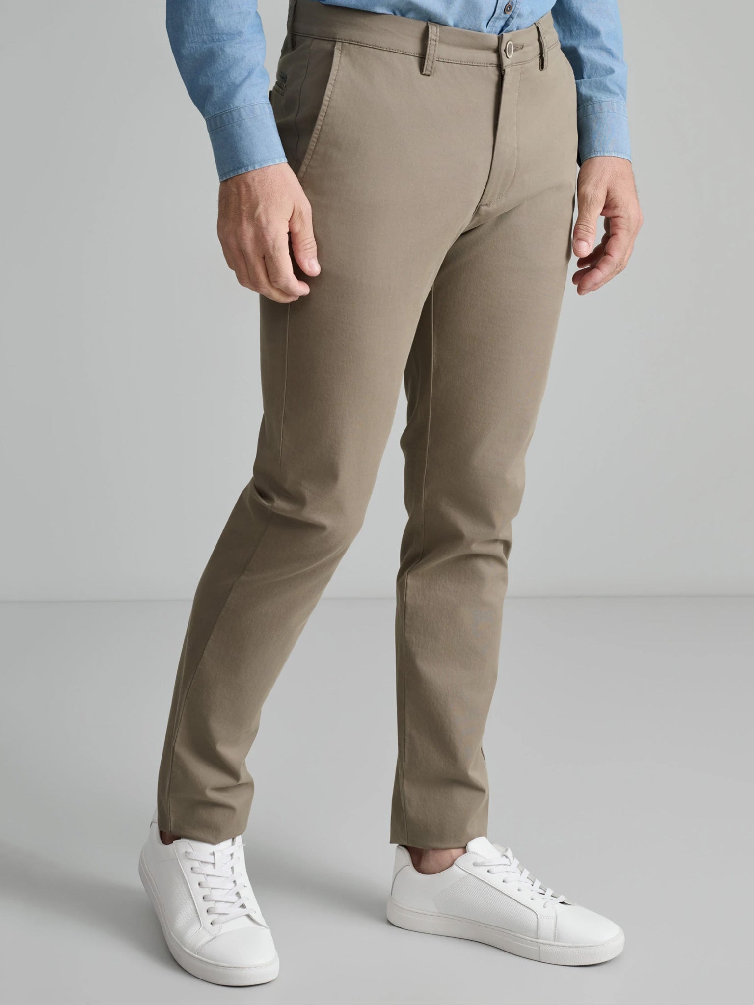 Ανδρικό παντελόνι chinos dusty olive 24AG.1003MFA/93.2 | 24AG.1003MFA/93.2