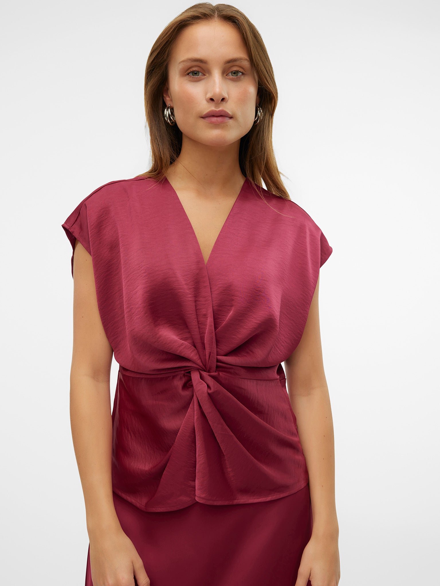 Γυναικεία μπλούζα σατέν VMOLIVE S/S KNOT TOP WVN BTQ GA 10315402 | 10315402