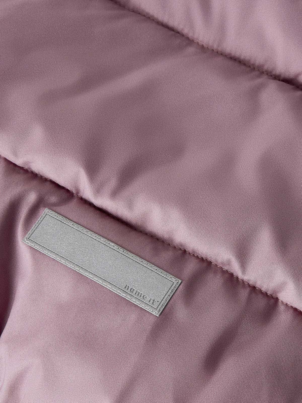 10262472-620_3.jpg