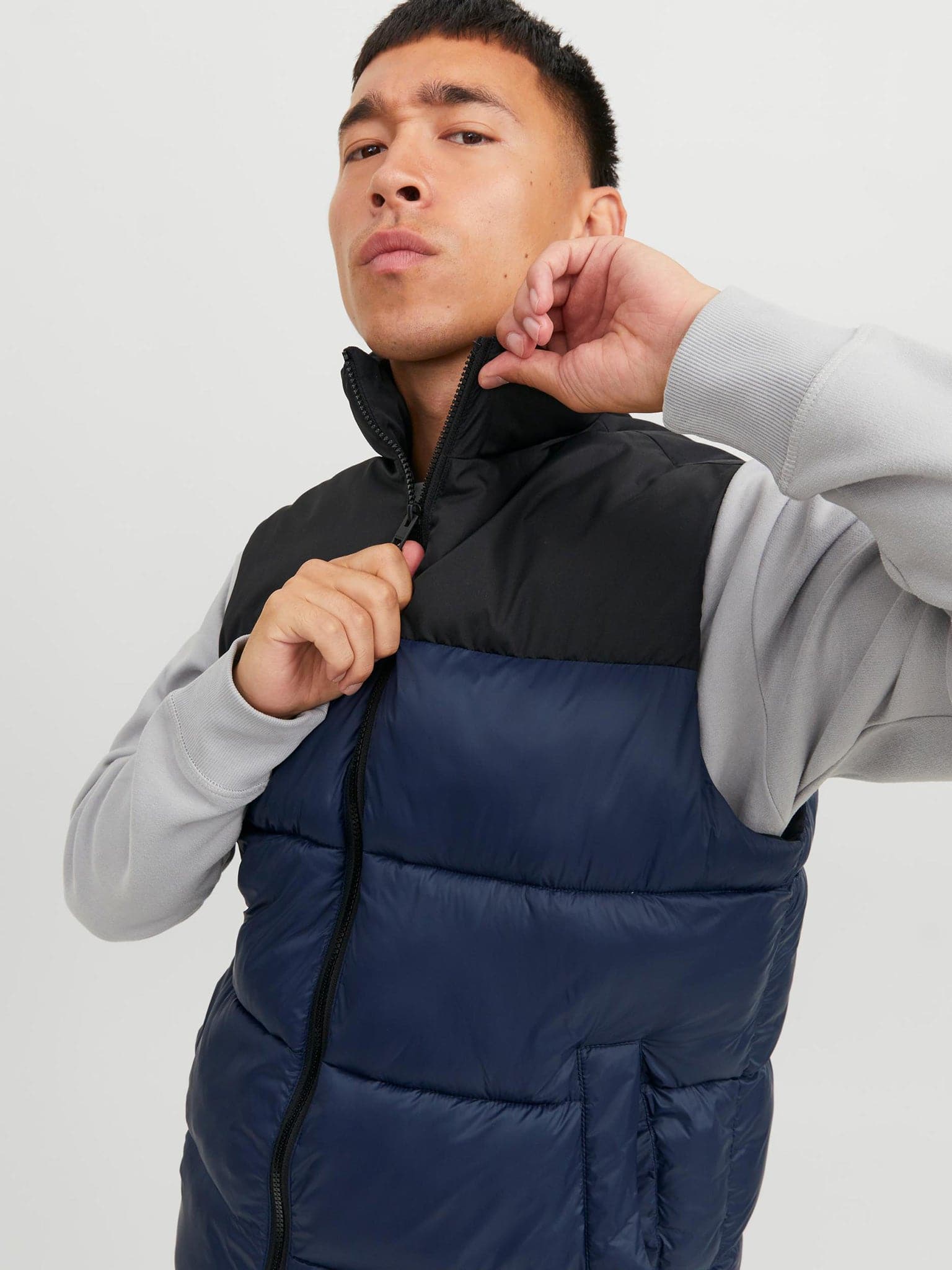 Ανδρικό γιλέκο puffer JJETOBY BODYWARMER COLLAR 12235861 | 12235861