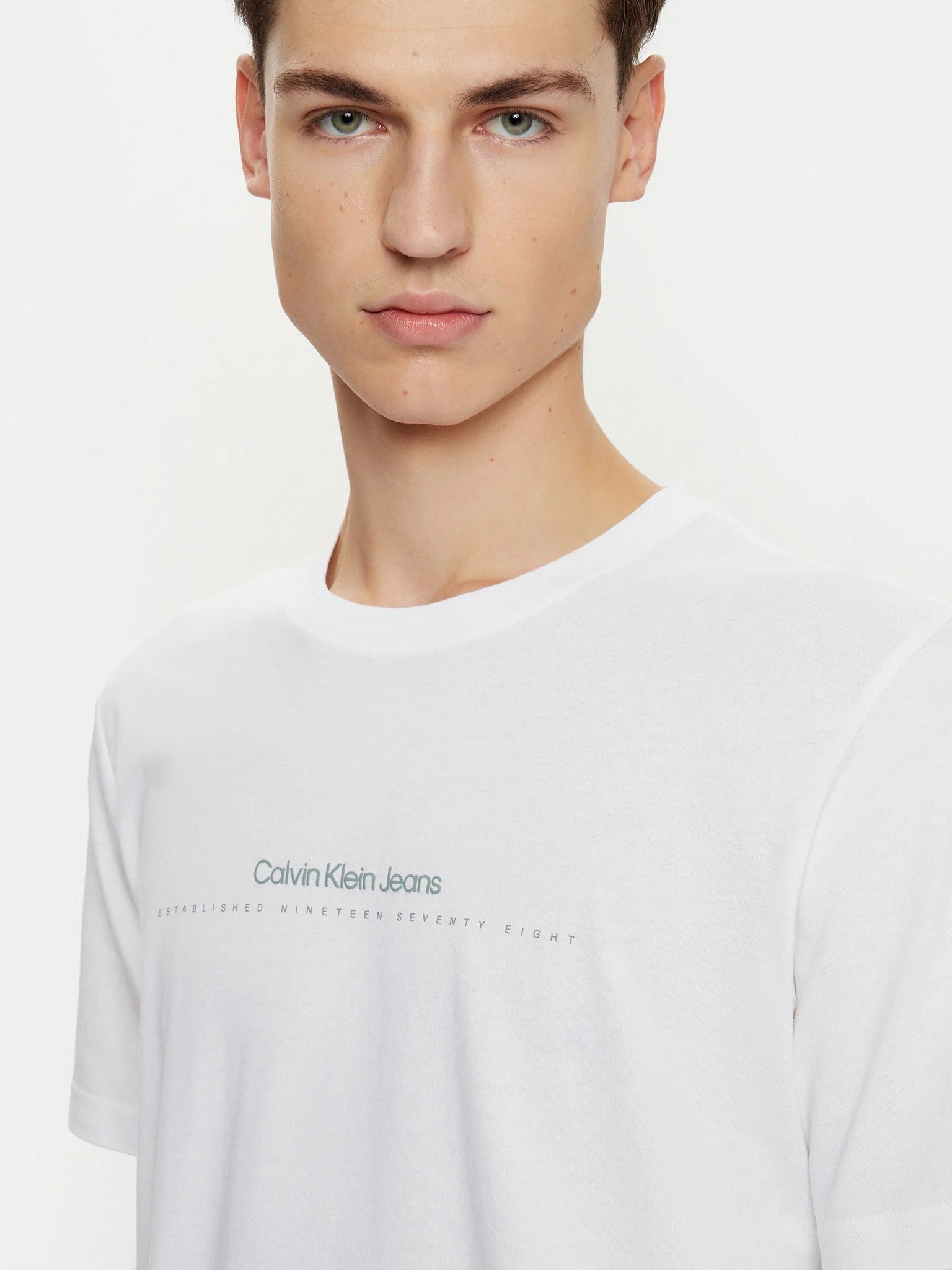 Ανδρικό t-shirt MINIMAL LOGO TEE J30J327075YAF | J30J327075YAF