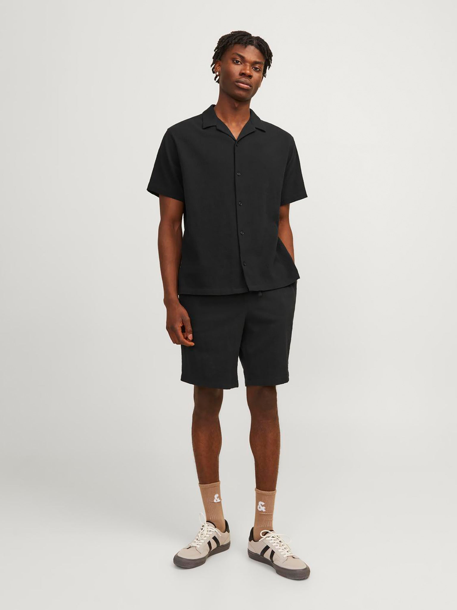 Ανδρική βερμούδα γκοφρέ JPSTJAIDEN CRINKLE JOGGER SHORT 12255861 | 12255861