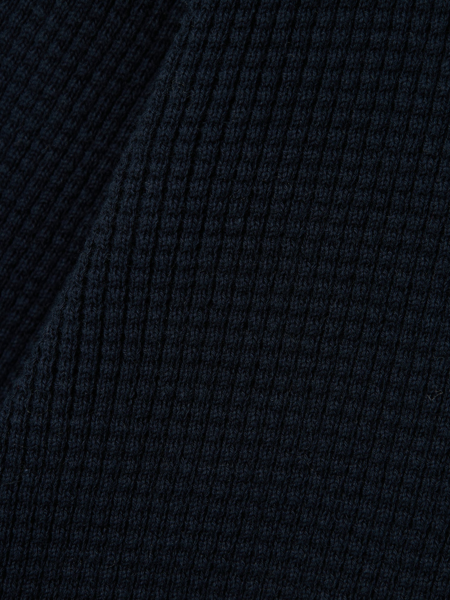 10251598-413_3.jpg