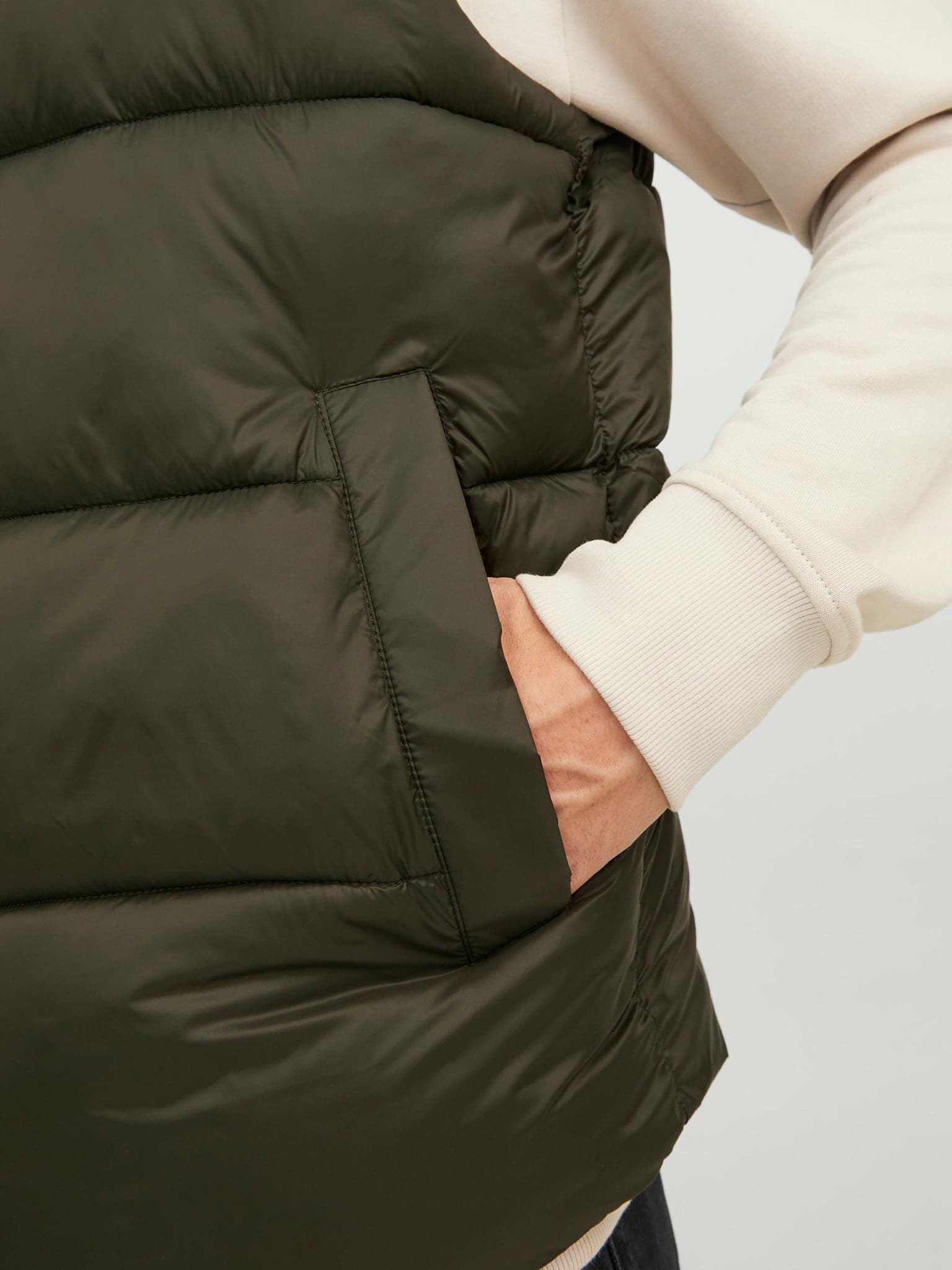 Ανδρικό γιλέκο puffer JJETOBY BODYWARMER COLLAR 12235861 | 12235861