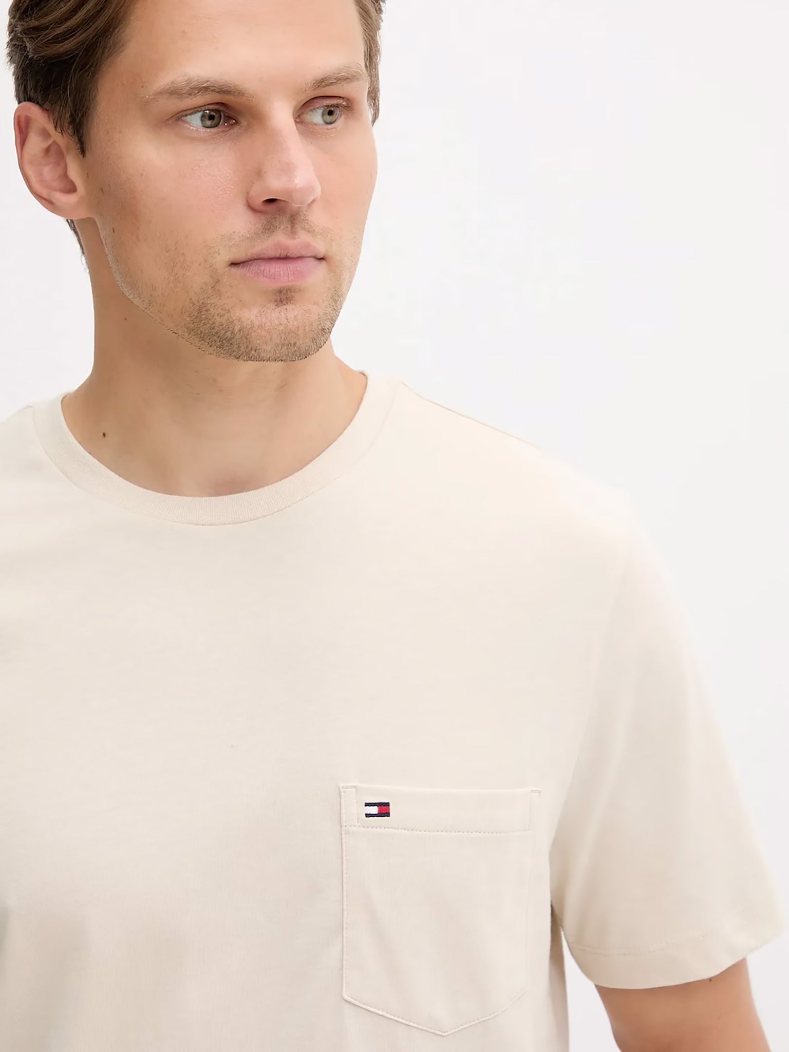 Ανδρικό t-shirt ESSENTIAL SOLID POCKET TEE MW0MW37283ACG | MW0MW37283ACG