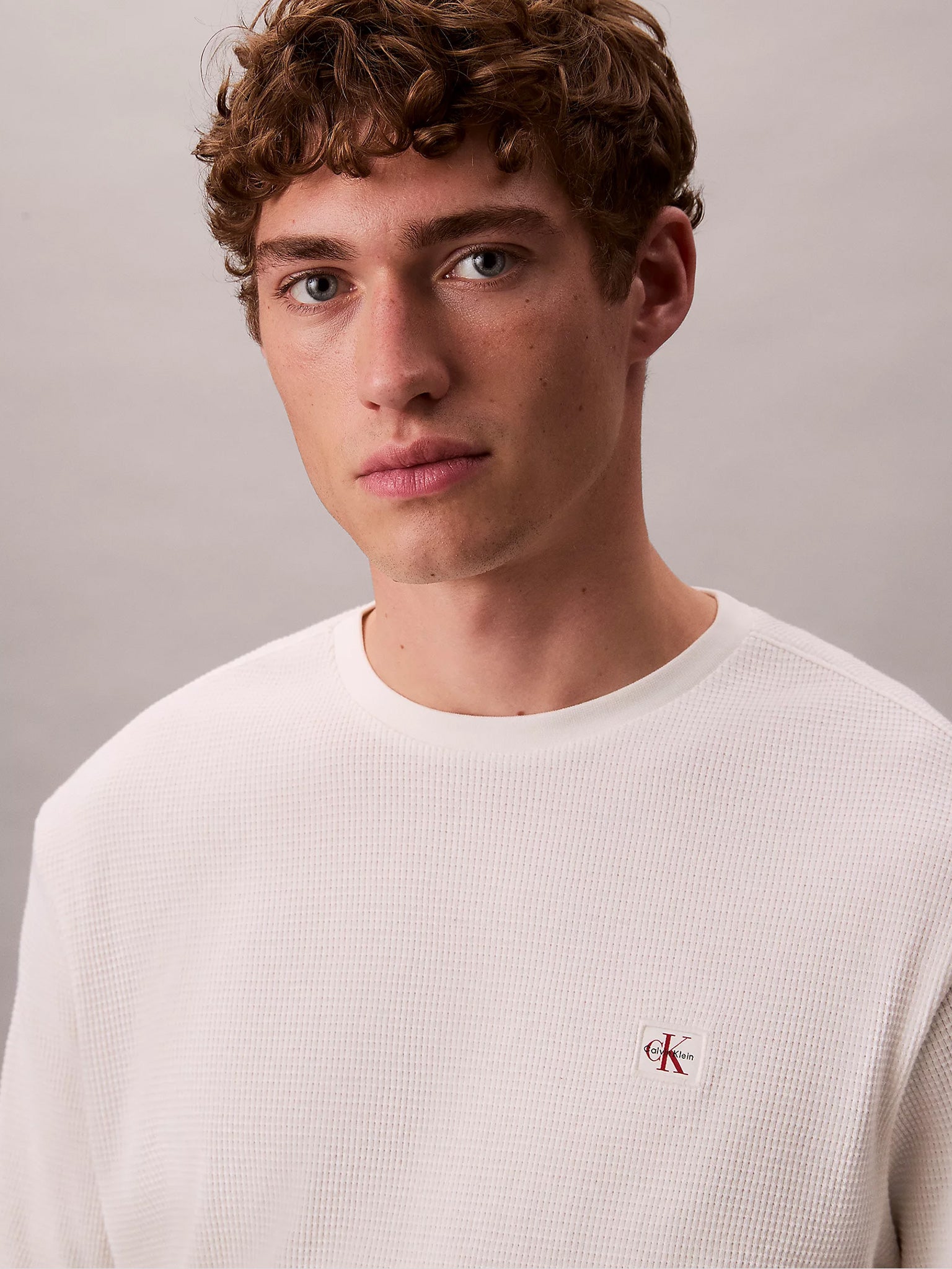 Ανδρική μπλούζα πλεκτή LS WAFFLE BADGE CREWNK TEE LV040EM217YAS | LV040EM217YAS