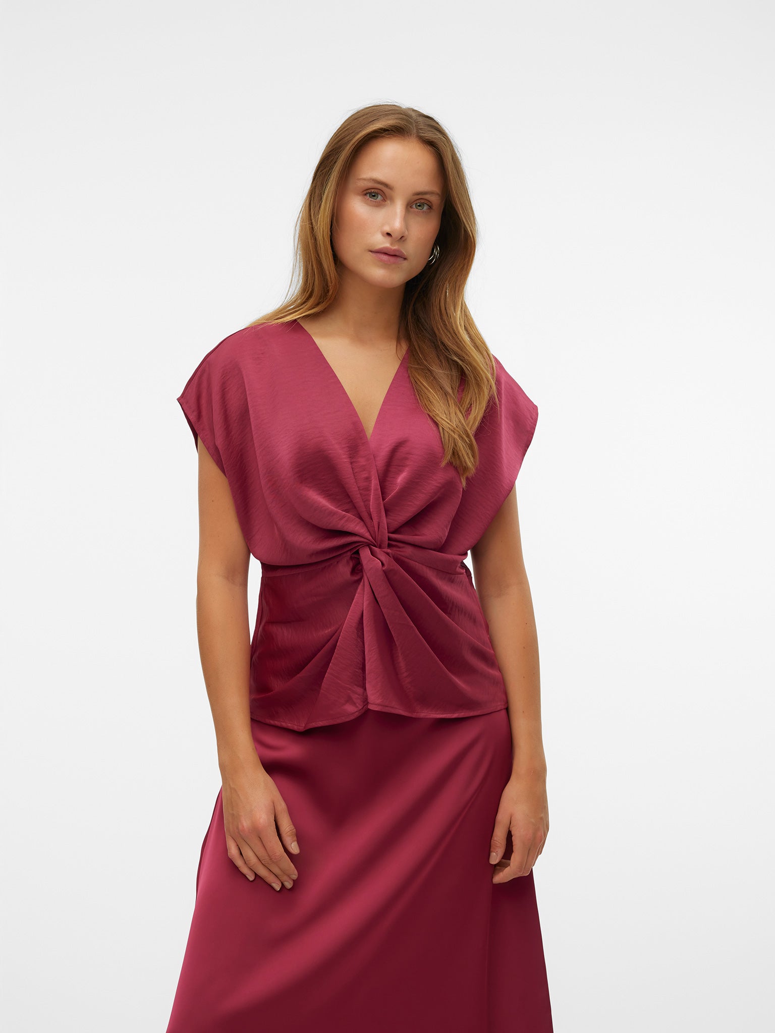 Γυναικεία μπλούζα σατέν VMOLIVE S/S KNOT TOP WVN BTQ GA 10315402 | 10315402