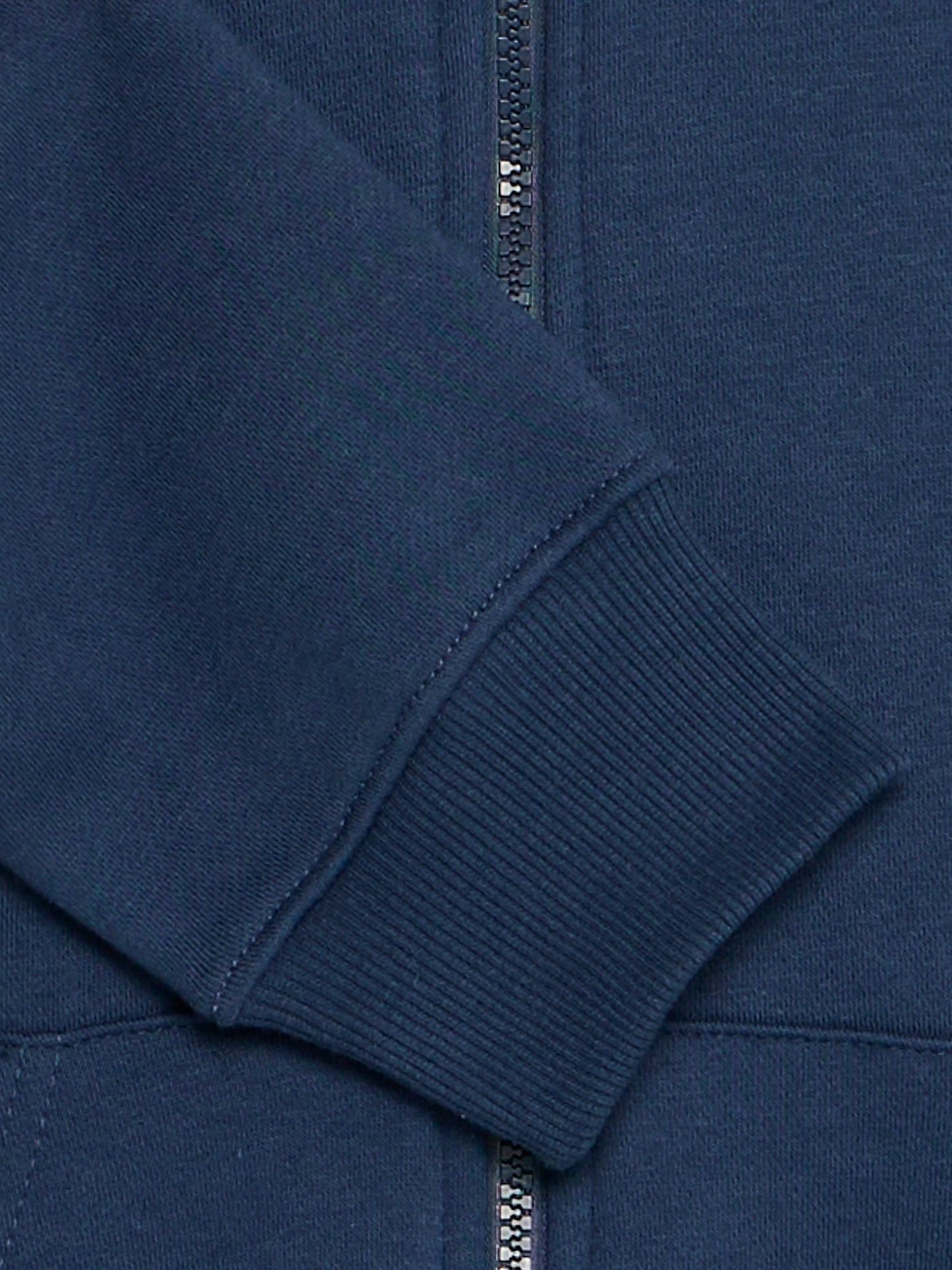 10256092-413_4.jpg