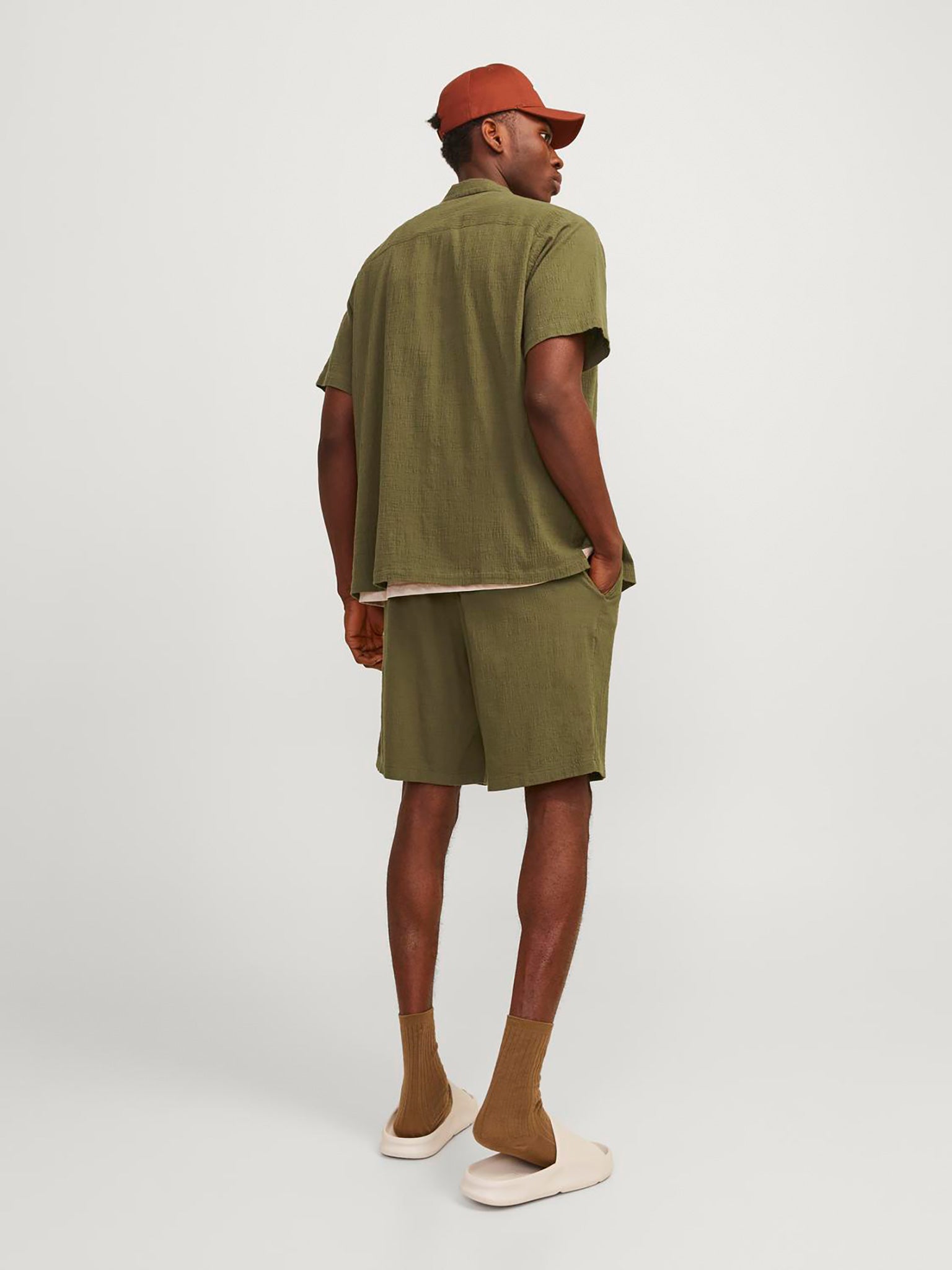 Ανδρική βερμούδα γκοφρέ JPSTJAIDEN CRINKLE JOGGER SHORT 12255861 | 12255861