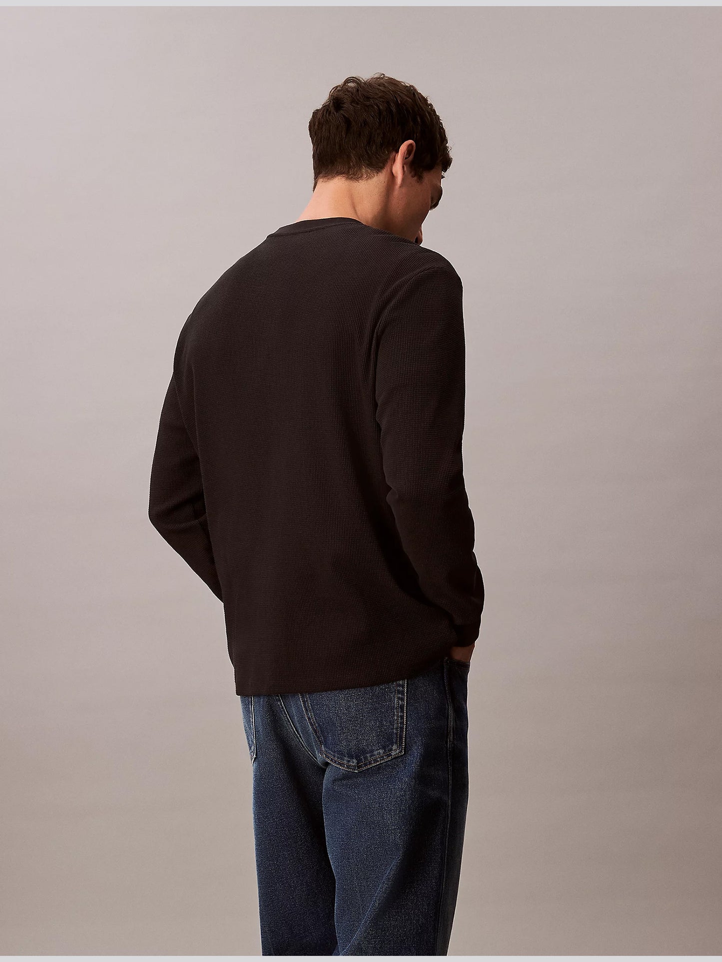 10254728-330_3.jpg