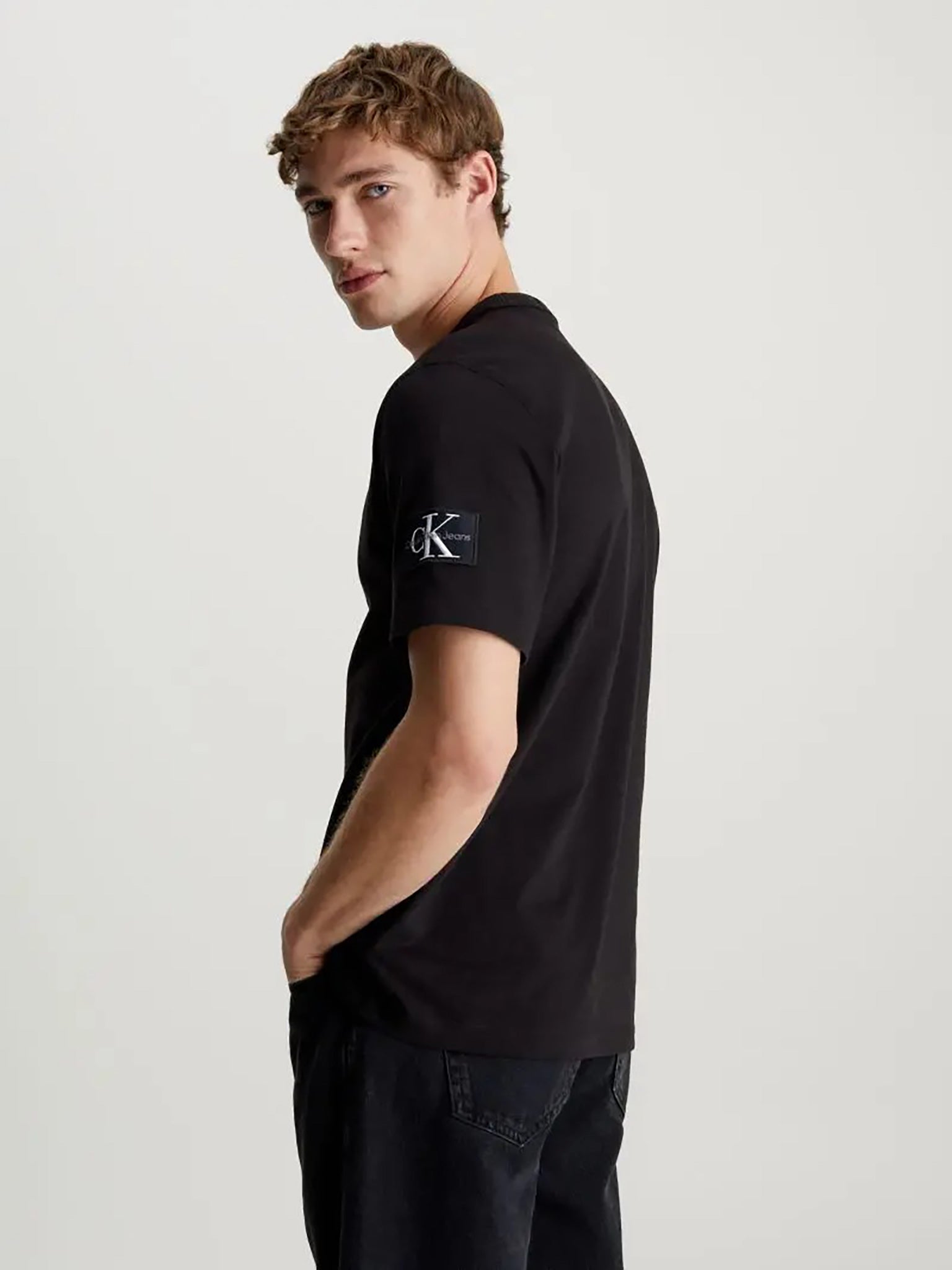 Ανδρικό t-shirt BADGE REGULAR TEE J30J323484BEH | J30J323484BEH