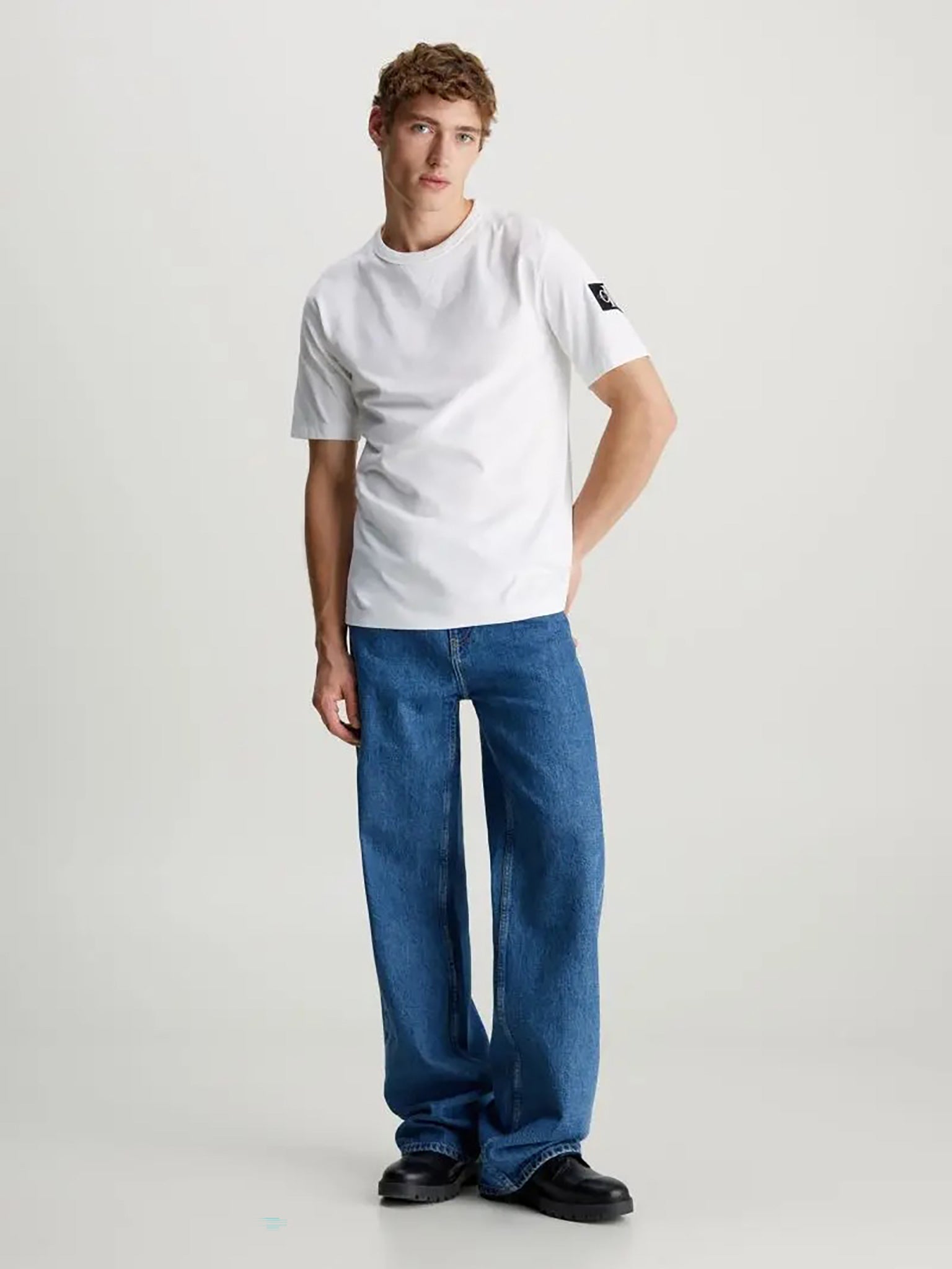 Ανδρικό t-shirt BADGE REGULAR TEE J30J323484YAF | J30J323484YAF