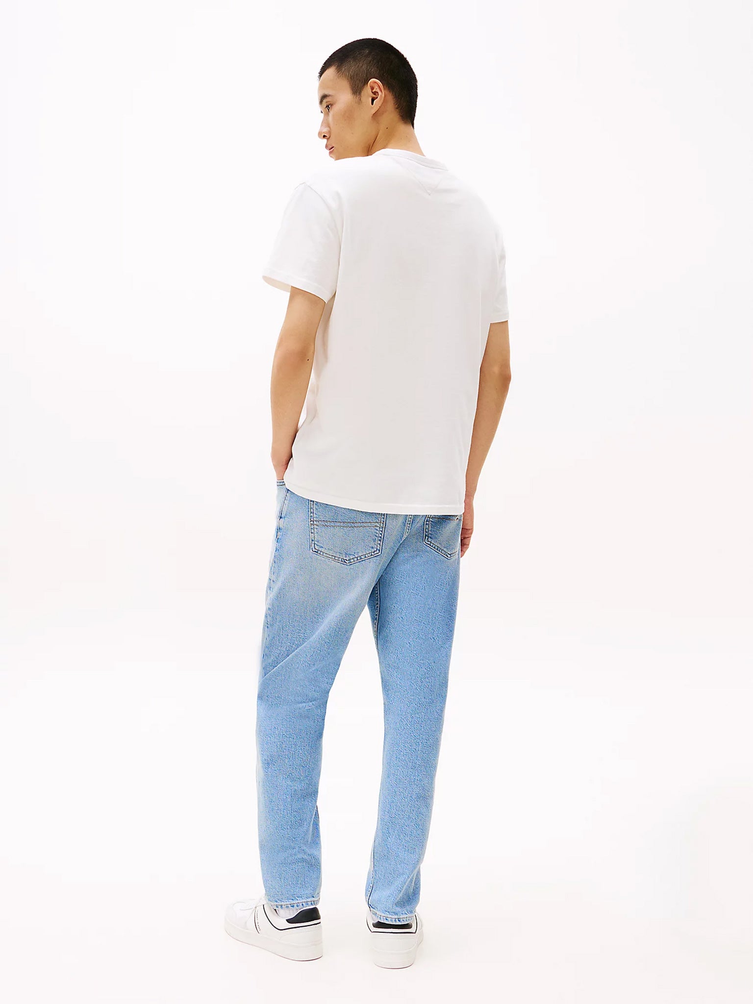 Ανδρικό t-shirt TJM REG BADGE TEE DM0DM20322YBL | DM0DM20322YBL