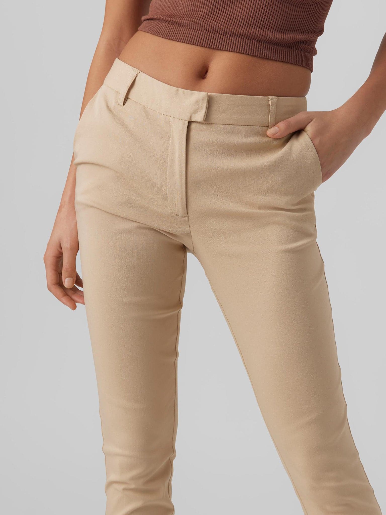 Γυναικείο παντελόνι VMMILLE MW SLIM PANT 10279052 | 10279052
