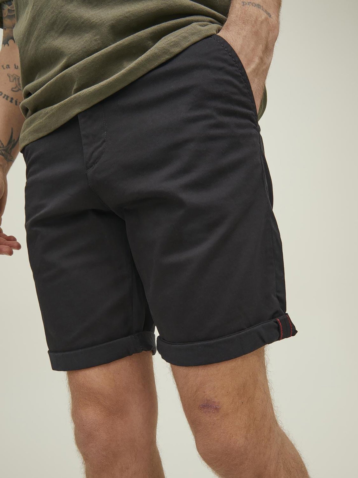 Ανδρική καπαρντινέ βερμούδα chinos JPSTBOWIE JJSHORTS SOLID SN 12165604 | 12165604