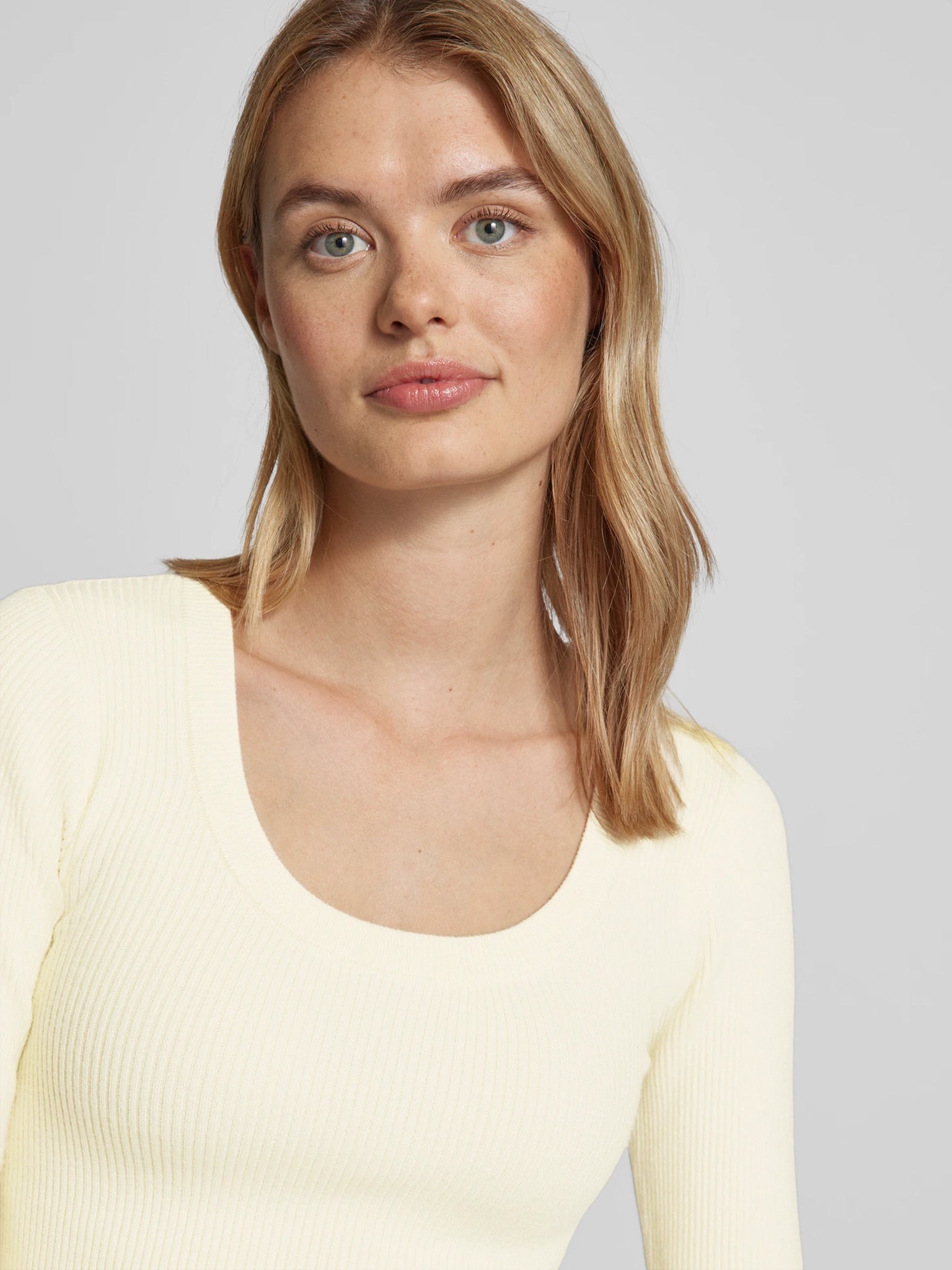 Γυναικεία μπλούζα πλεκτή VMGOLD RIB LS U-NECK PULLOVER GA 10309467 | 10309467