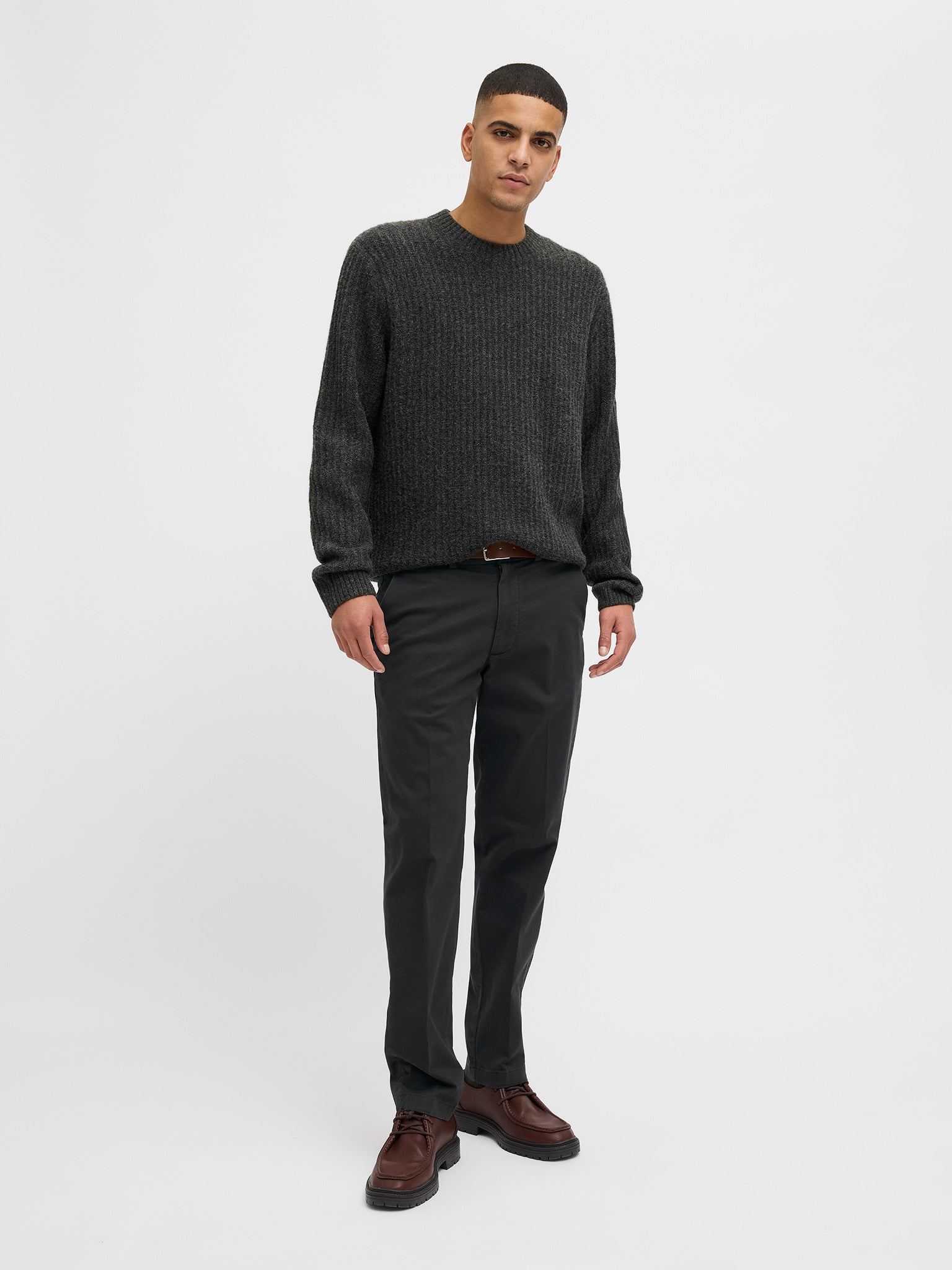 Ανδρικό παντελόνι με ζώνη JPSTOLLIE FRANCO CHINO W BELT 12269356 | 12269356