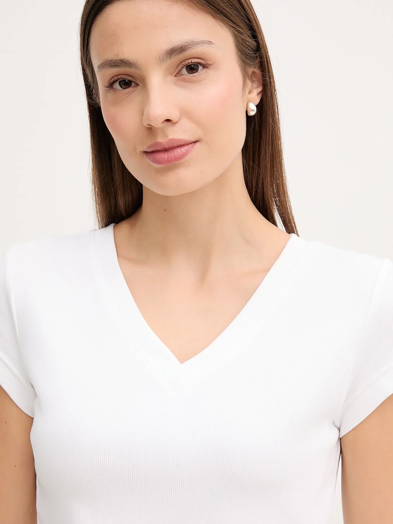 Γυναικεία μπλούζα ριπ A- SS WOVEN LABEL RIB VNECK TEE LV047C910GYAA | LV047C910GYAA