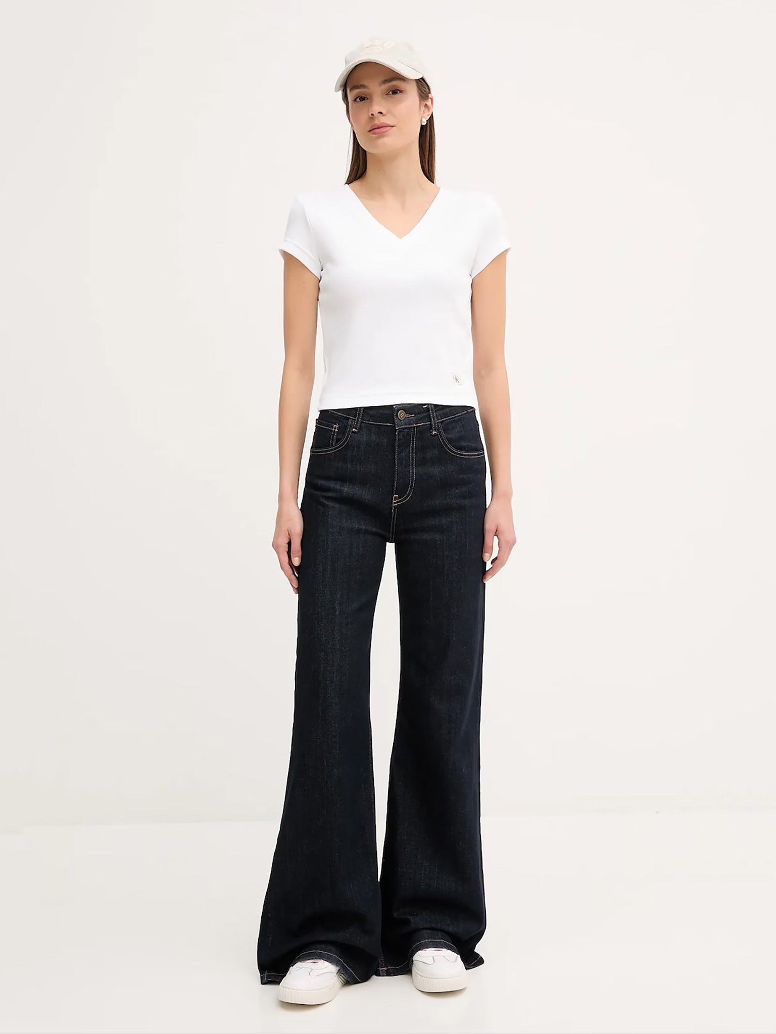Γυναικεία μπλούζα ριπ A- SS WOVEN LABEL RIB VNECK TEE LV047C910GYAA | LV047C910GYAA