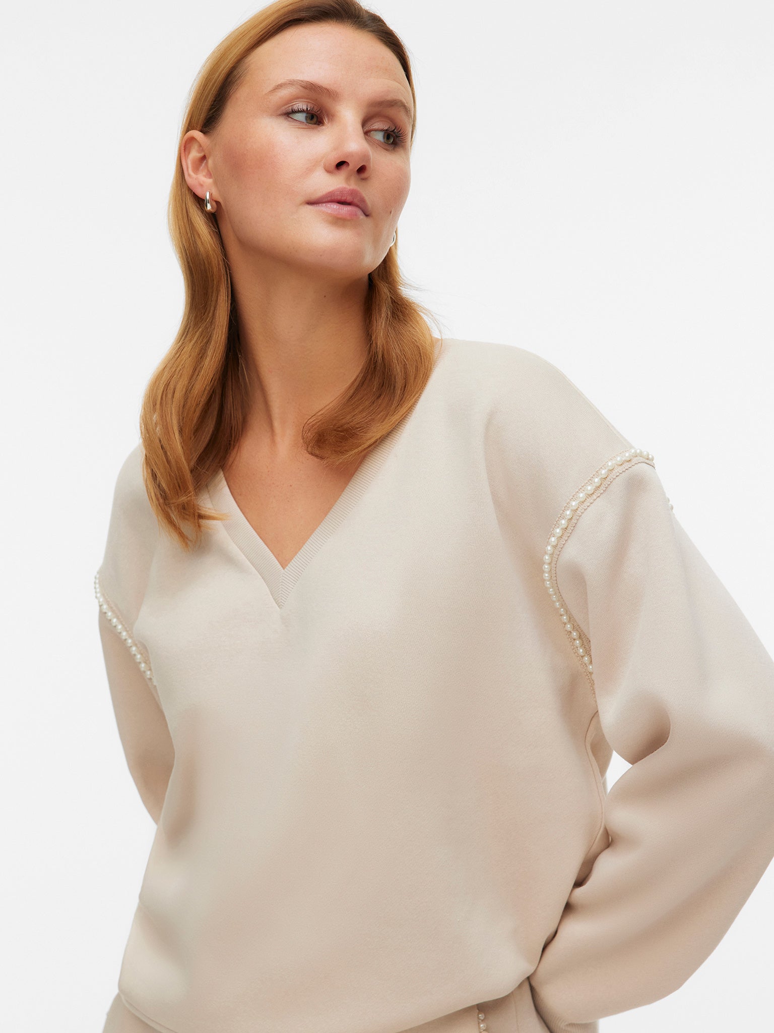 Γυναικεία μπλούζα VMDAISY PEARL V-NECK SWEAT JRS 10338099 | 10338099