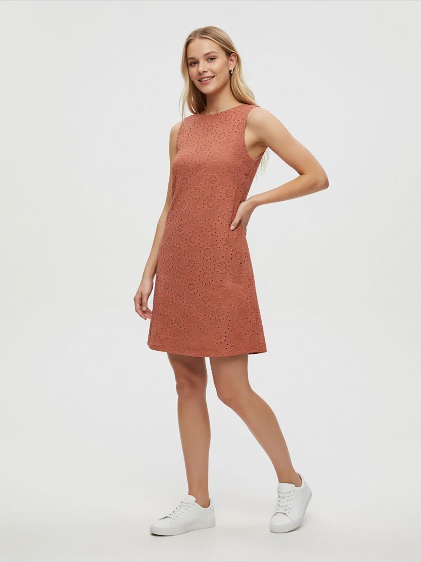 Γυναικείο φόρεμα κιπούρ VMTASSA LIV SL BOAT NECK SHORT DRESS JRS 10344371 | 10344371