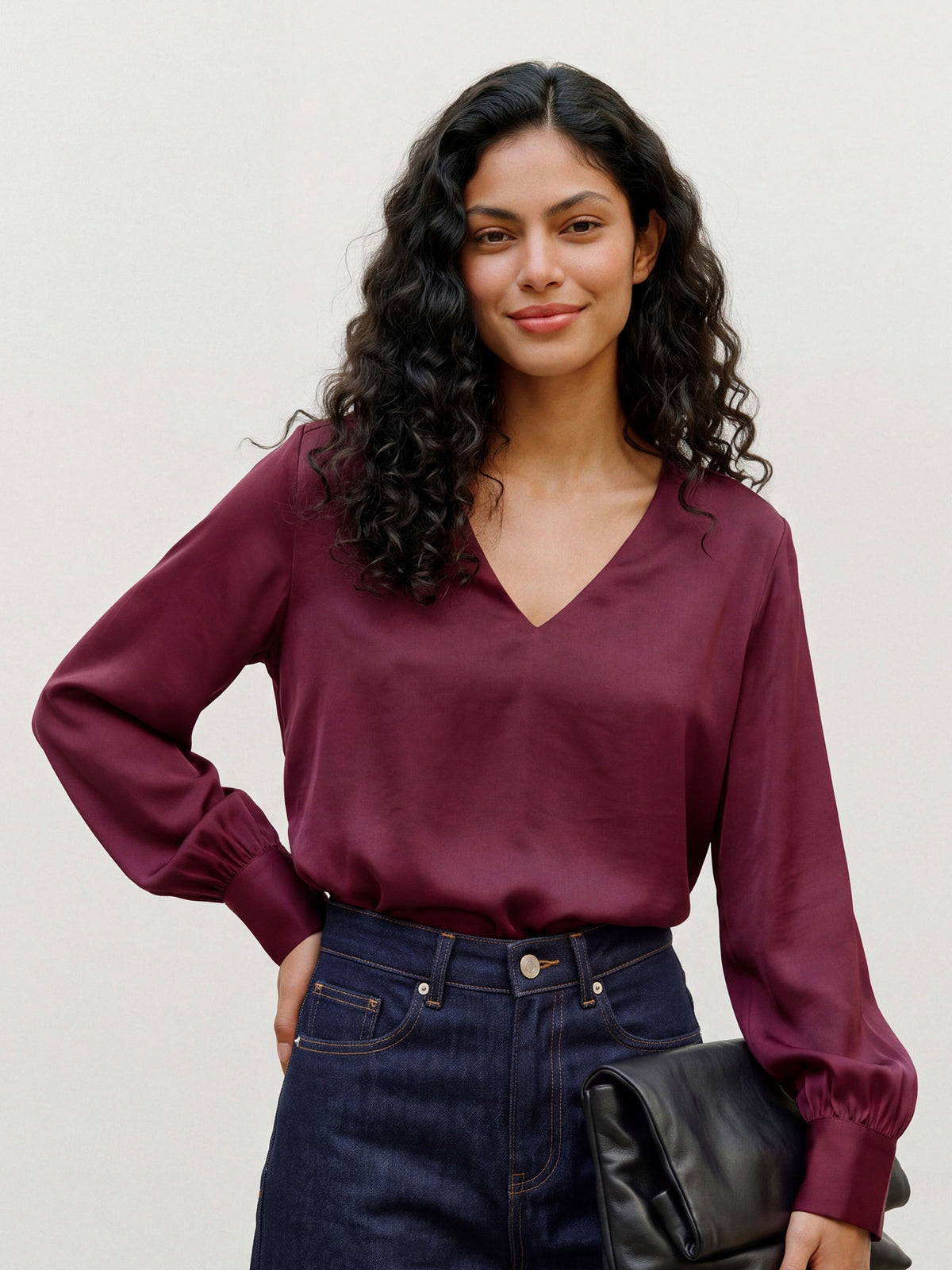 Γυναικεία μπλούζα σατέν VMMIRO LS V-NECK TOP WVN 10350930 | 10350930