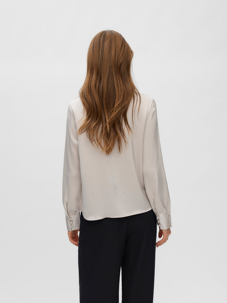 Γυναικεία μπλούζα σατέν VMMIRO LS V-NECK TOP WVN 10350930 | 10350930