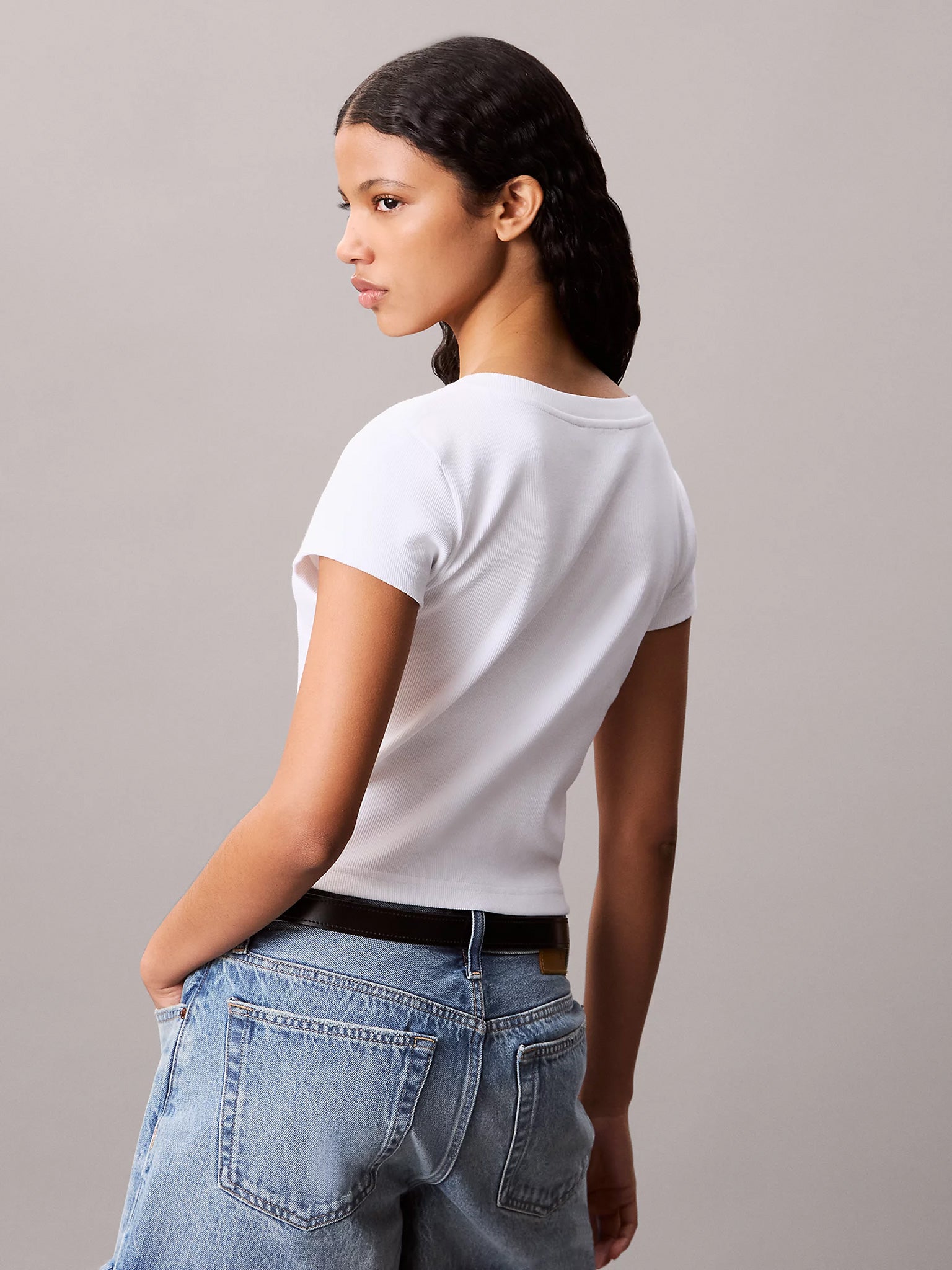 Γυναικεία μπλούζα ριπ A- SS WOVEN LABEL RIB VNECK TEE LV047C910GYAA | LV047C910GYAA