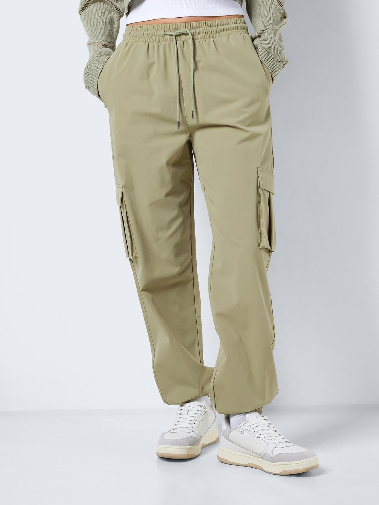 Γυναικείο παντελόνι cargo NMKIRBY HW CARGO PANTS WVN NOOS 27026174 | 27026174