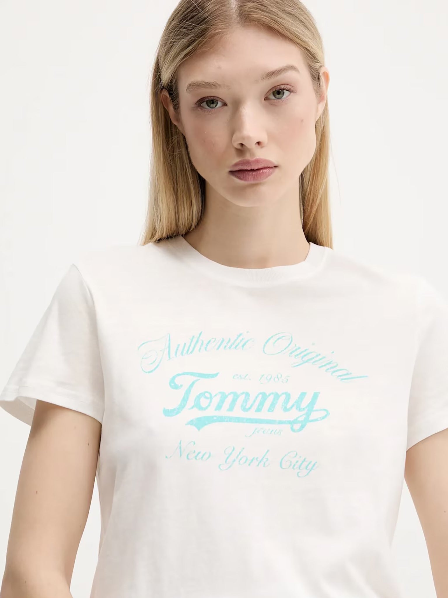 Γυναικείο t-shirt TJW REG ESSENTIAL LOGO 1 TEE EXT DW0DW21404YBL | DW0DW21404YBL