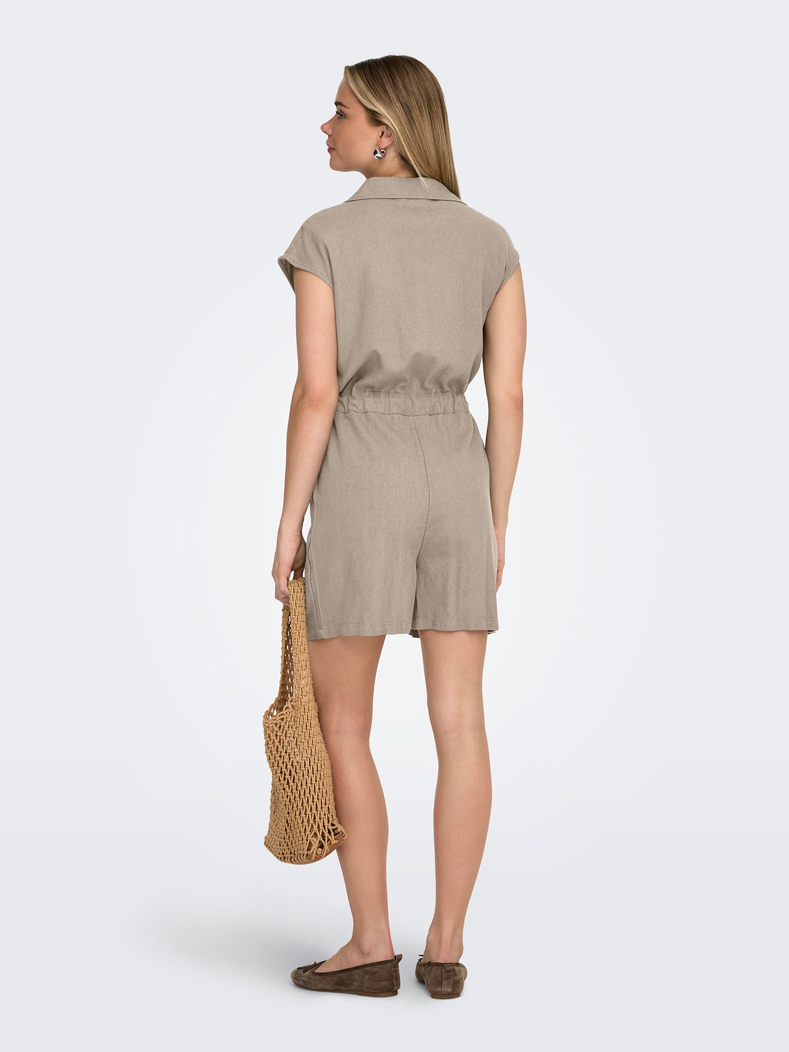 Γυναικείο ολόσωμο σορτς ONLGOA SL LINEN BL PLAYSUIT 15363708 | 15363708