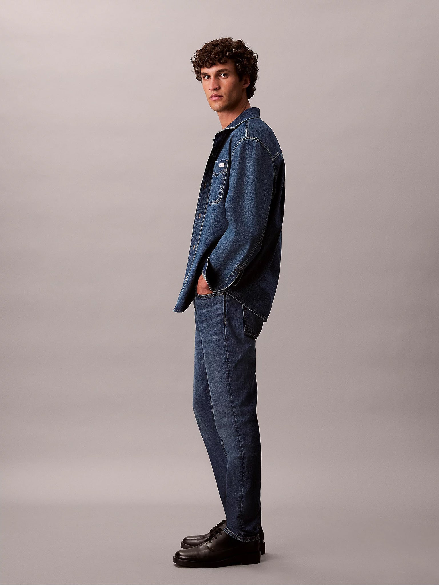Ανδρικό παντελόνι τζιν SLIM TAPER SAHARA SAND JEAN LV04RB758GRDB | LV04RB758GRDB