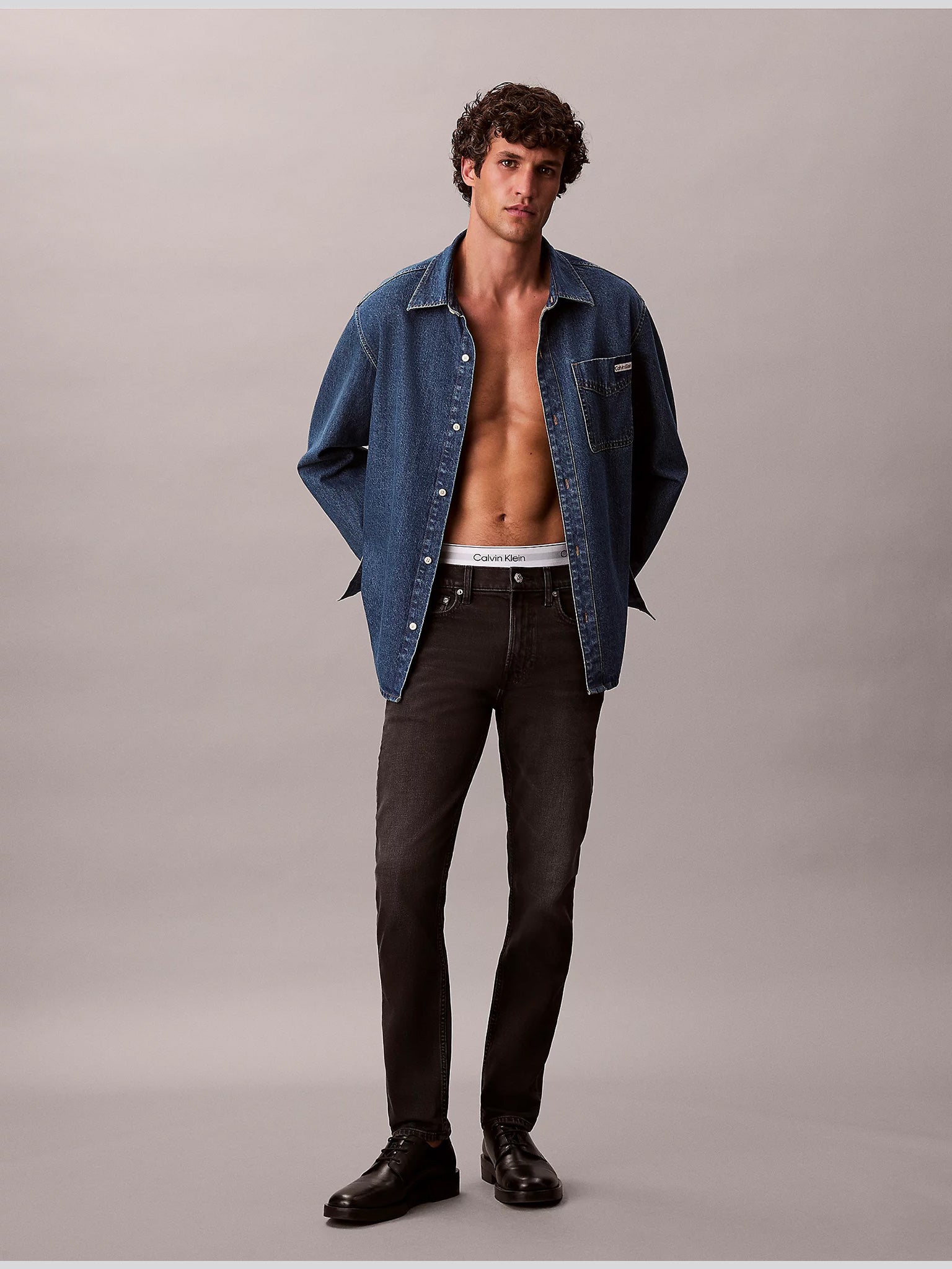 Ανδρικό παντελόνι τζιν SLIM TAPER CK ESS BLACK JEAN LV04RB754GYD3 | LV04RB754GYD3