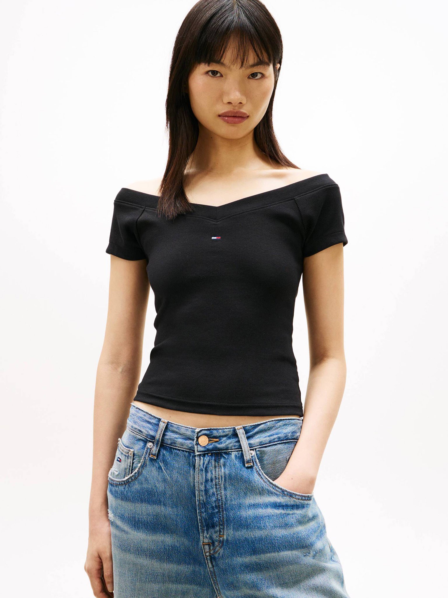 Γυναικεία μπλούζα ριπ TJW SLIM OFF SHOULDER RIB SS TOP DW0DW22265BDS | DW0DW22265BDS
