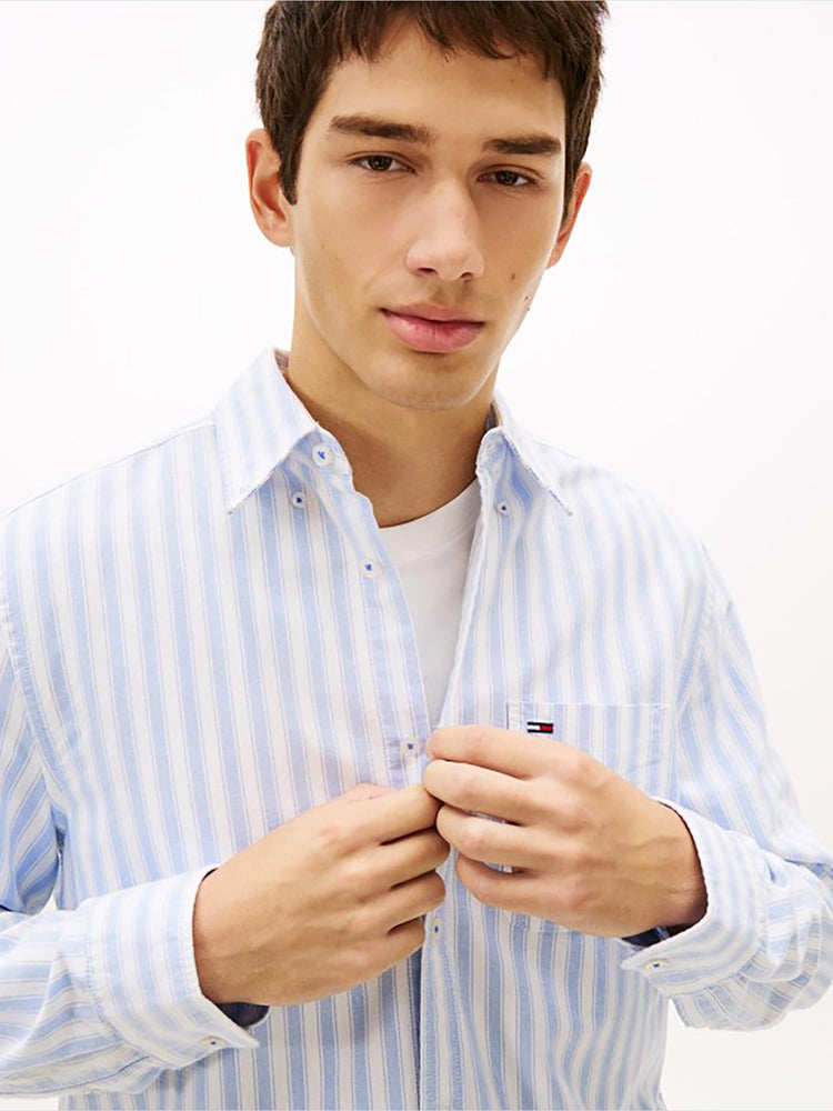Ανδρικό πουκάμισο ριγέ TJM REG STRIPE OXFORD SHIRT EXT DM0DM22790C38 | DM0DM22790C38