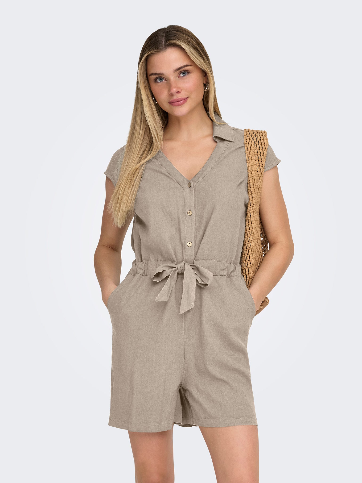 Γυναικείο ολόσωμο σορτς ONLGOA SL LINEN BL PLAYSUIT 15363708 | 15363708