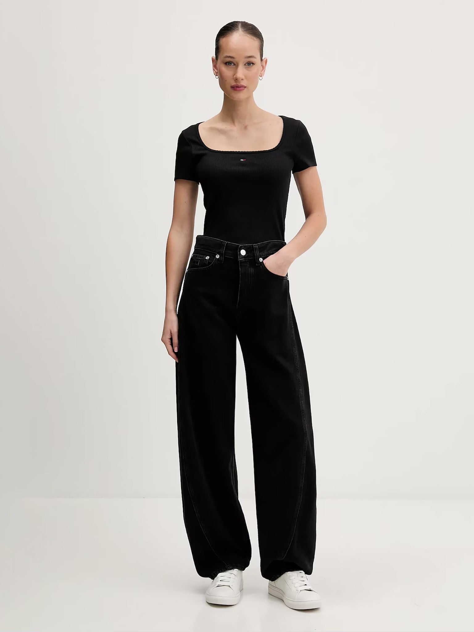 Γυναικεία μπλούζα ριπ TJW SLIM SOFT RIB SS TEE DW0DW21837BDS | DW0DW21837BDS