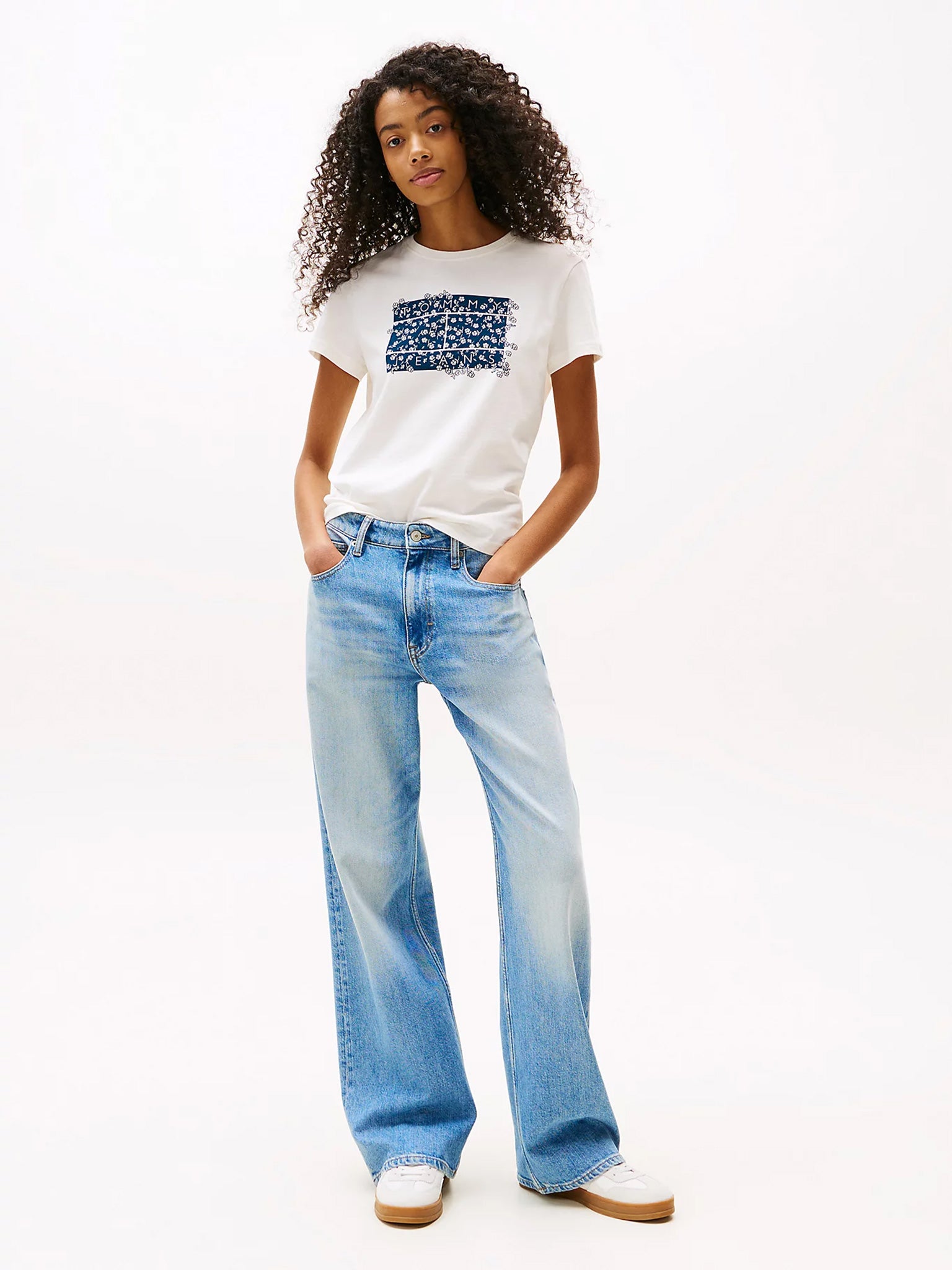 Γυναικείο t-shirt TJW REG FLORAL FLAG TEE DW0DW20897YBH  | DW0DW20897YBH