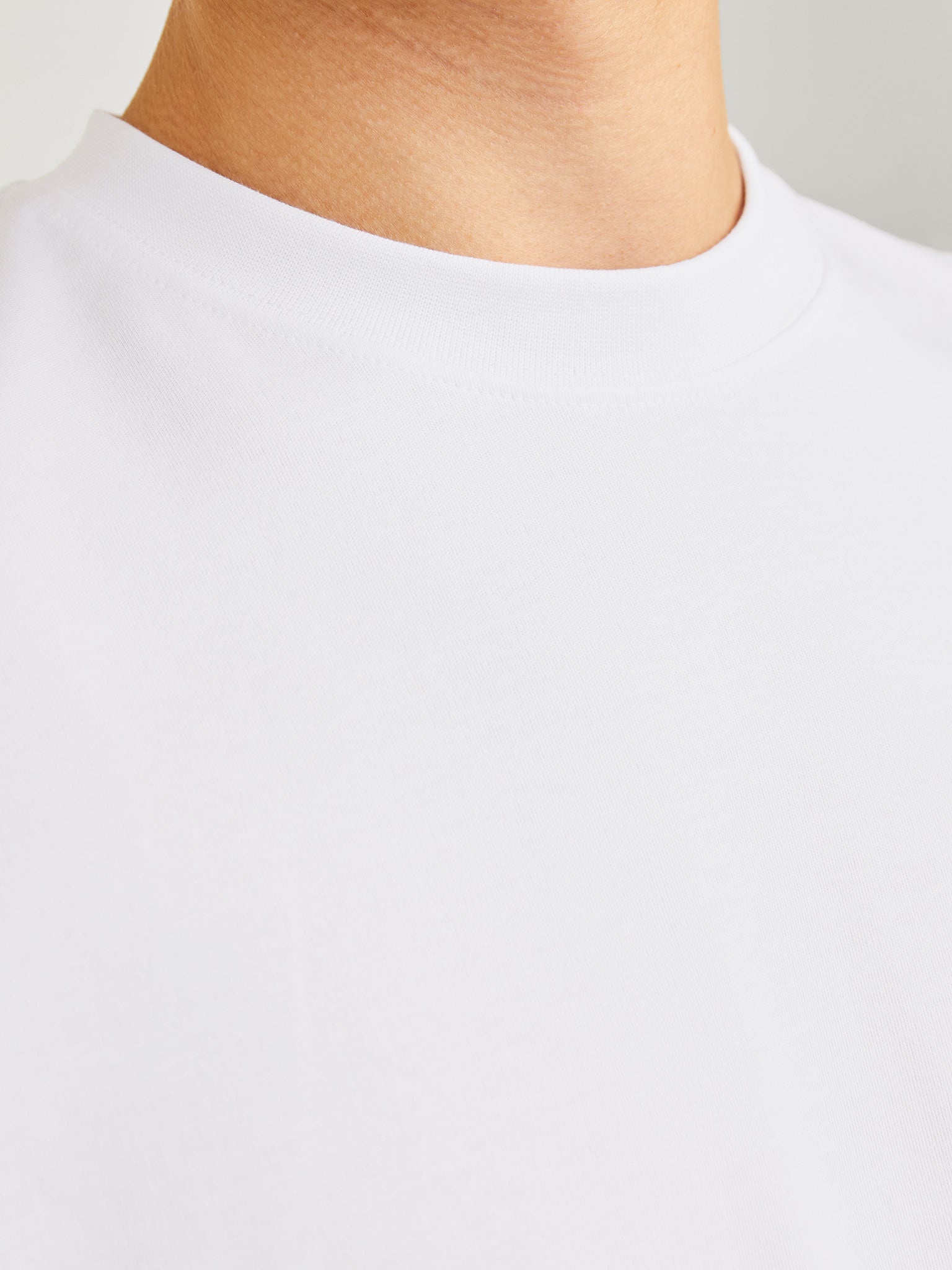 Ανδρική μπλούζα μακό JJEURBAN EDGE TEE LS O-NECK NOOS 12256422 | 12256422