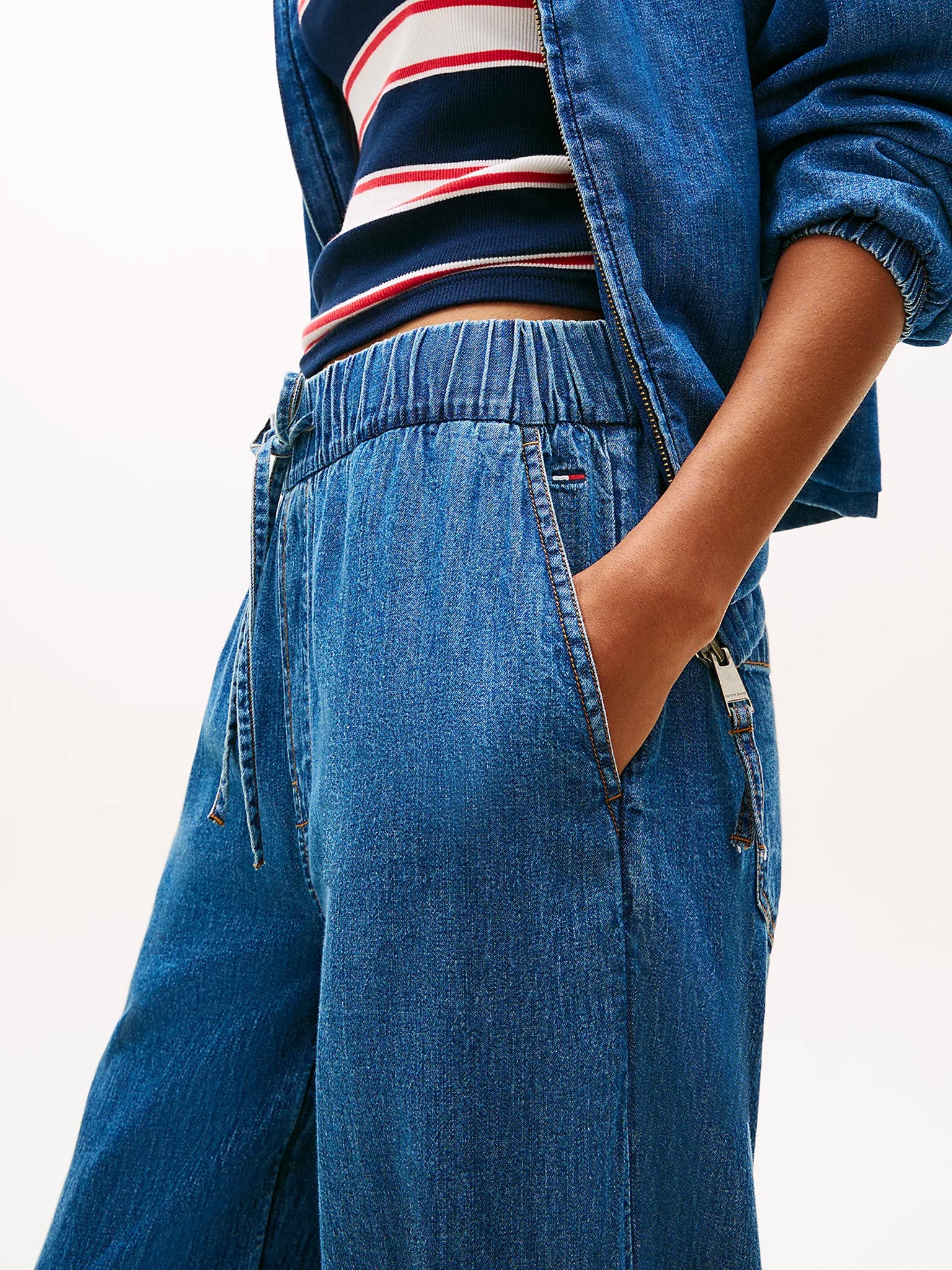 Γυναικείο παντελόνι τζιν TJW CHAMBRAY PULL ON PANTS DW0DW230081A5 | DW0DW230081A5